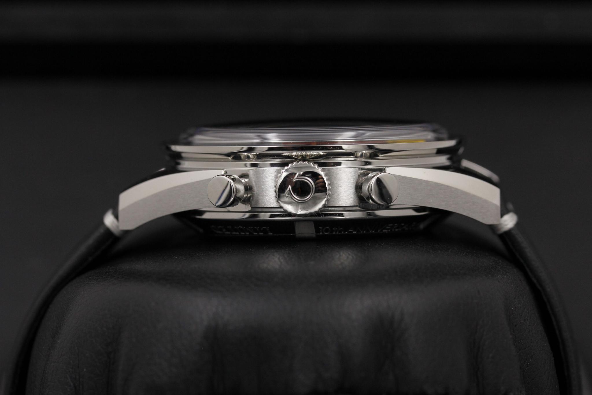 Watch Image 3