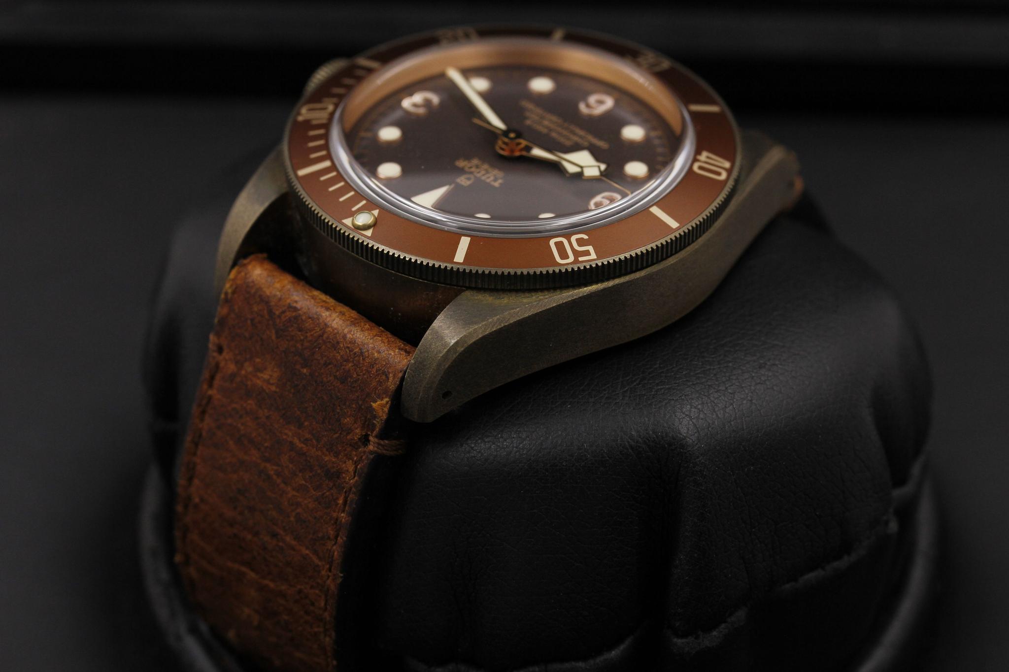 Watch Image 5