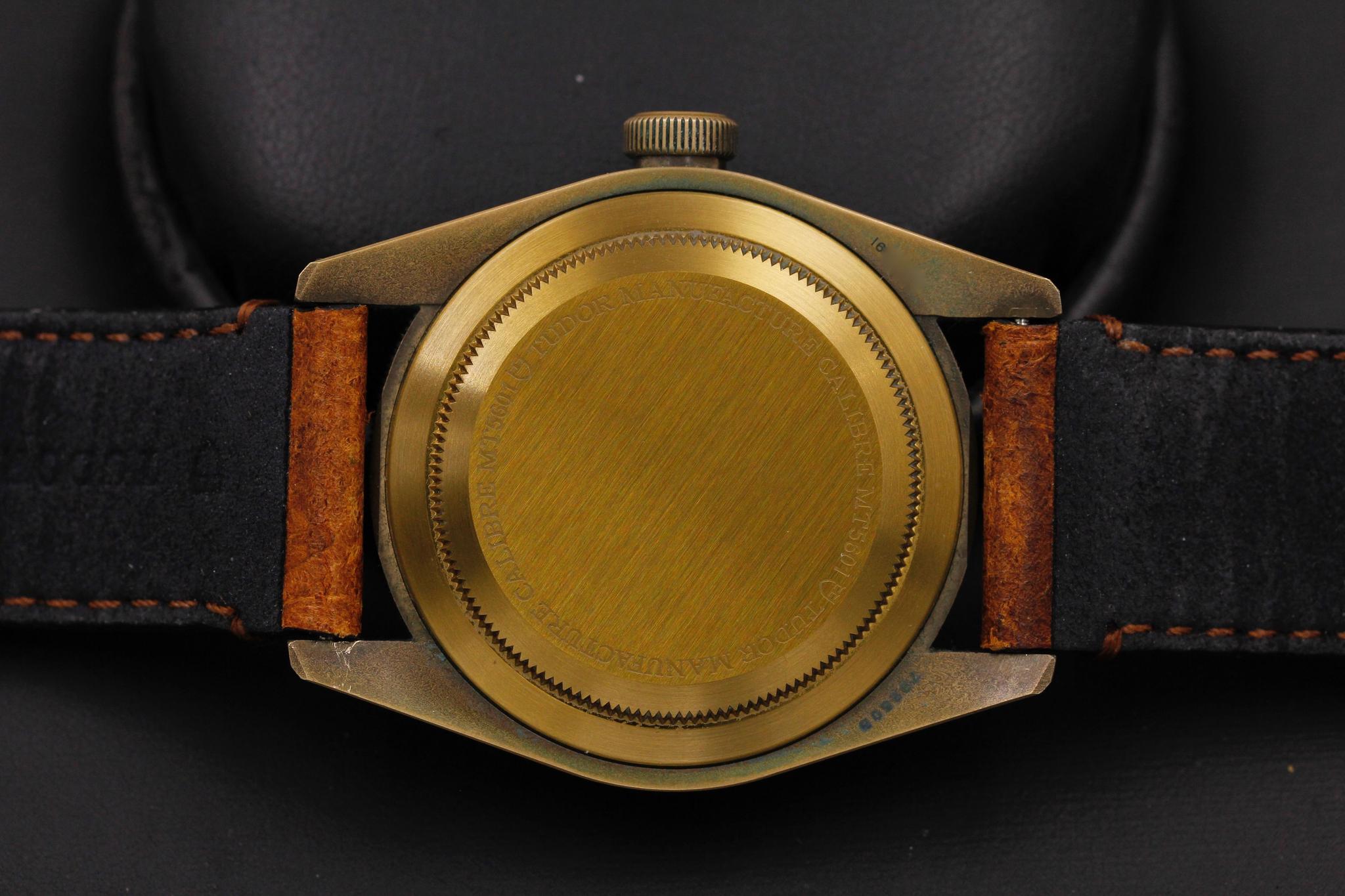 Watch Image 10
