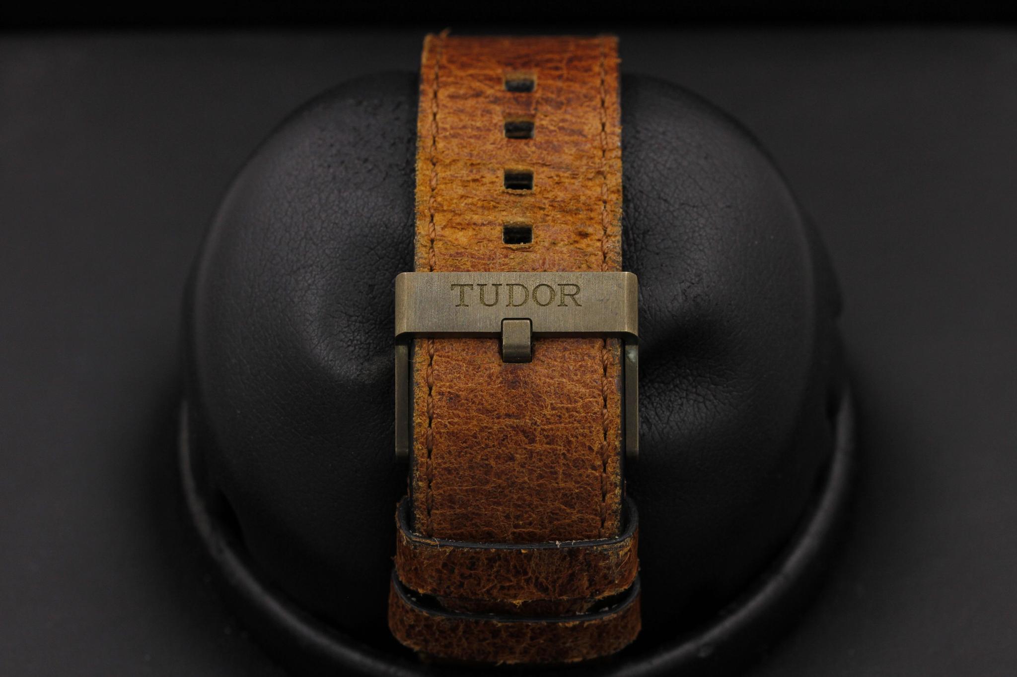 Watch Image 7