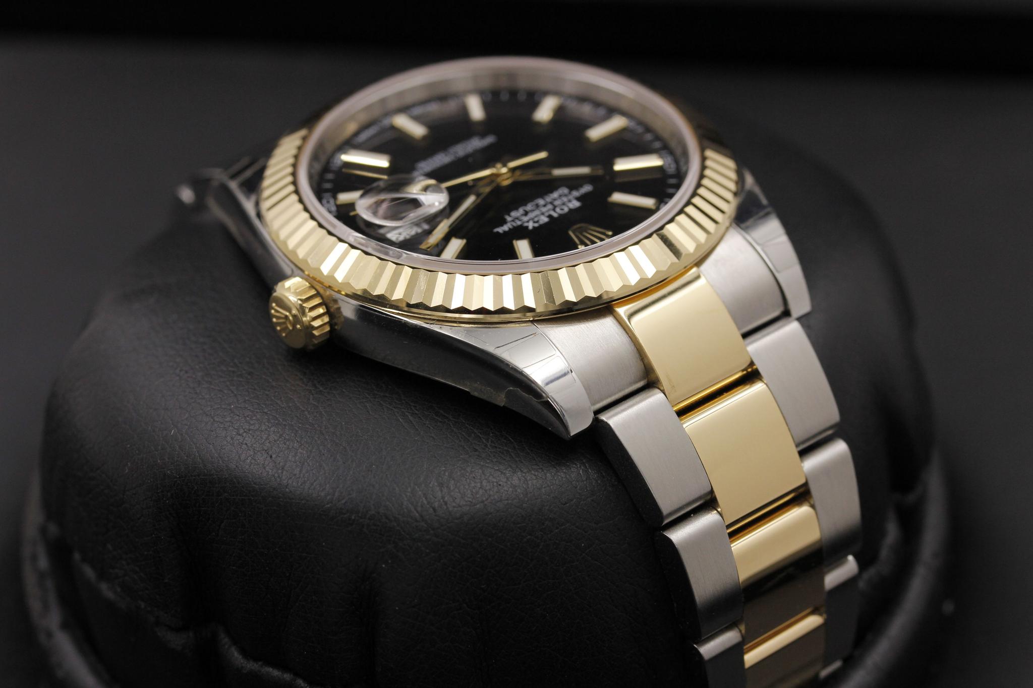 Watch Image 4