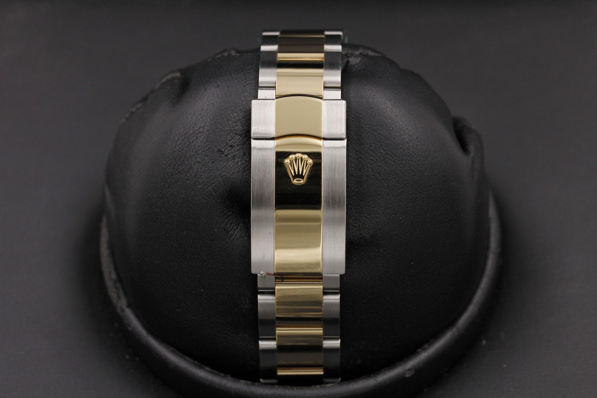 Watch Image 8