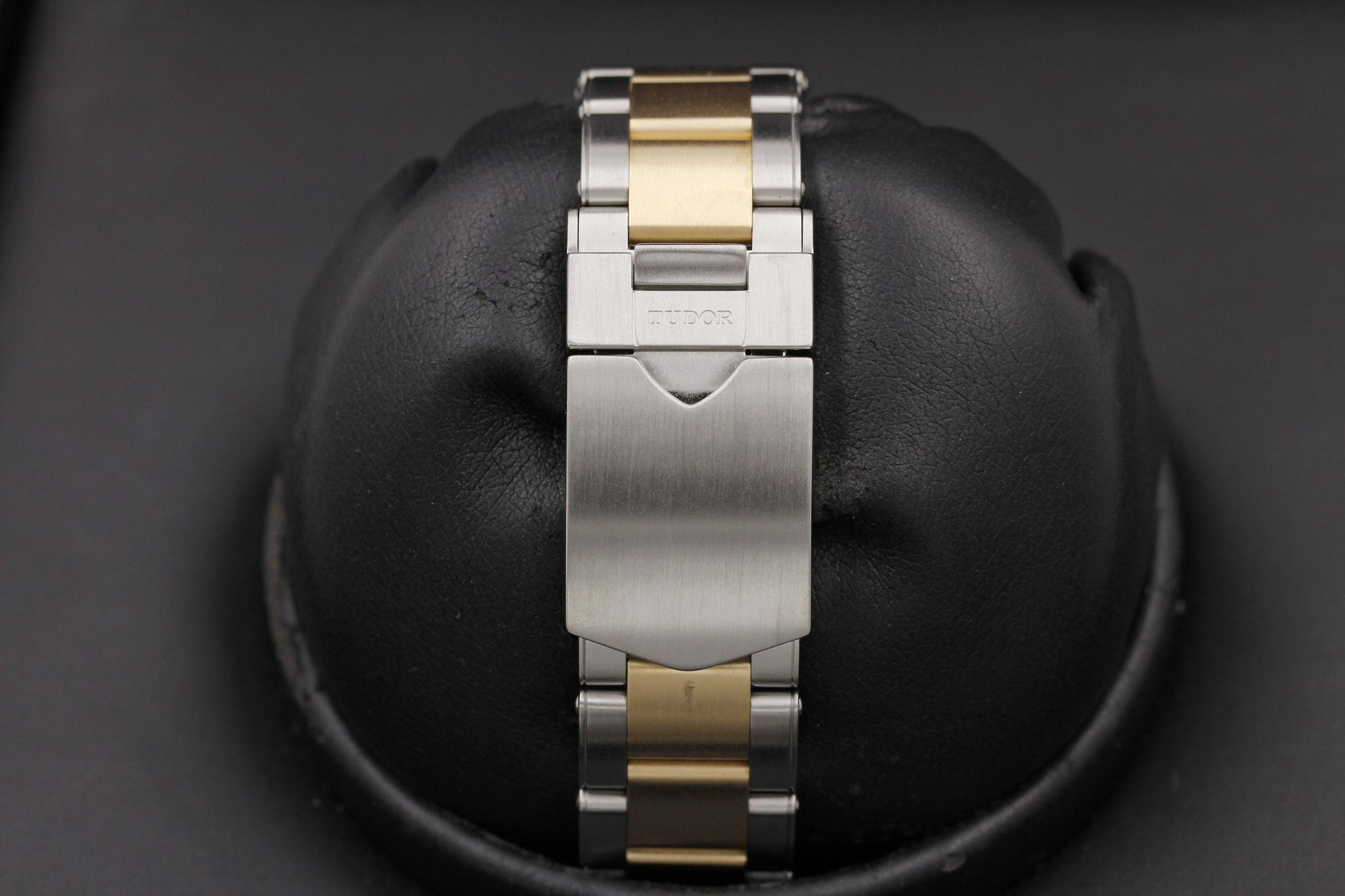 Watch Image 7