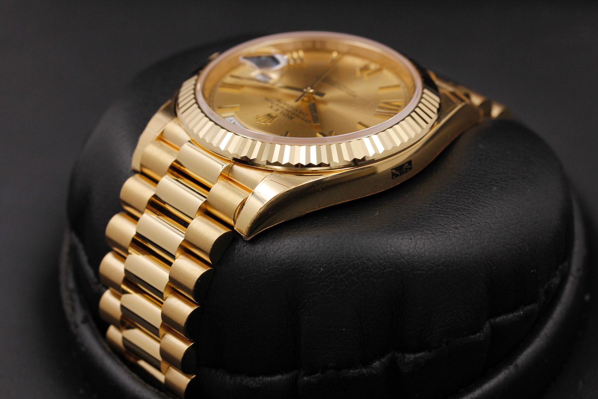 Watch Image 5