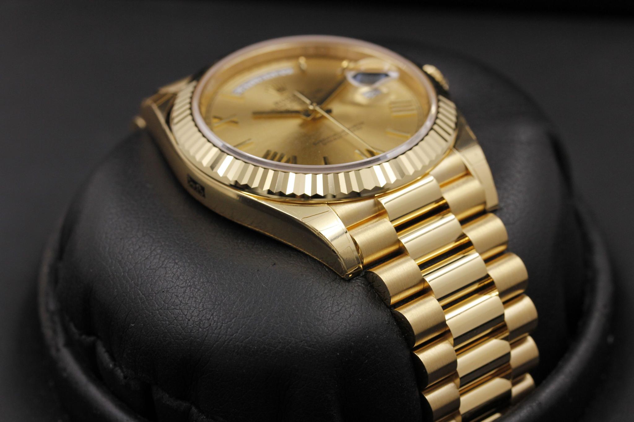 Watch Image 6