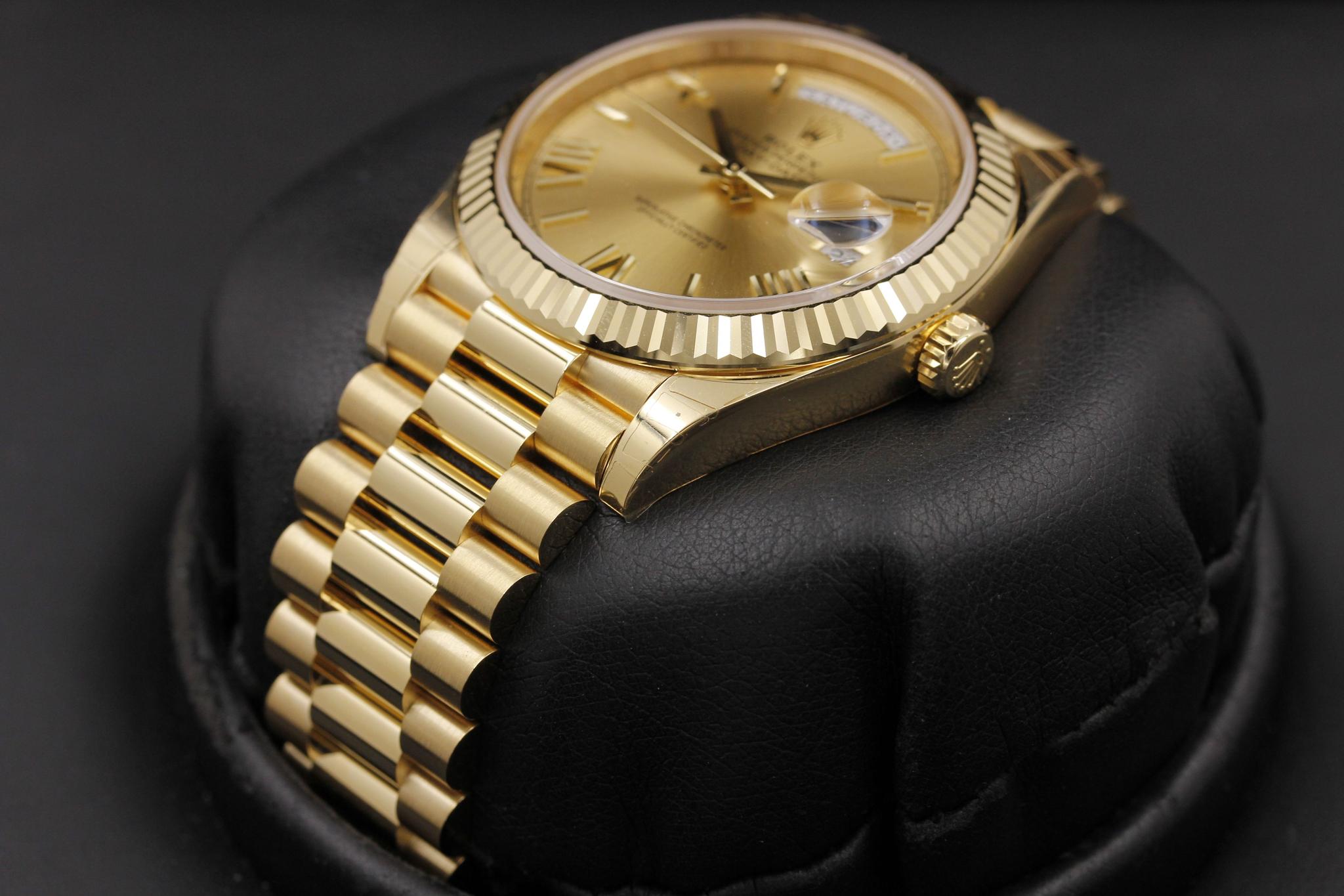 Watch Image 2