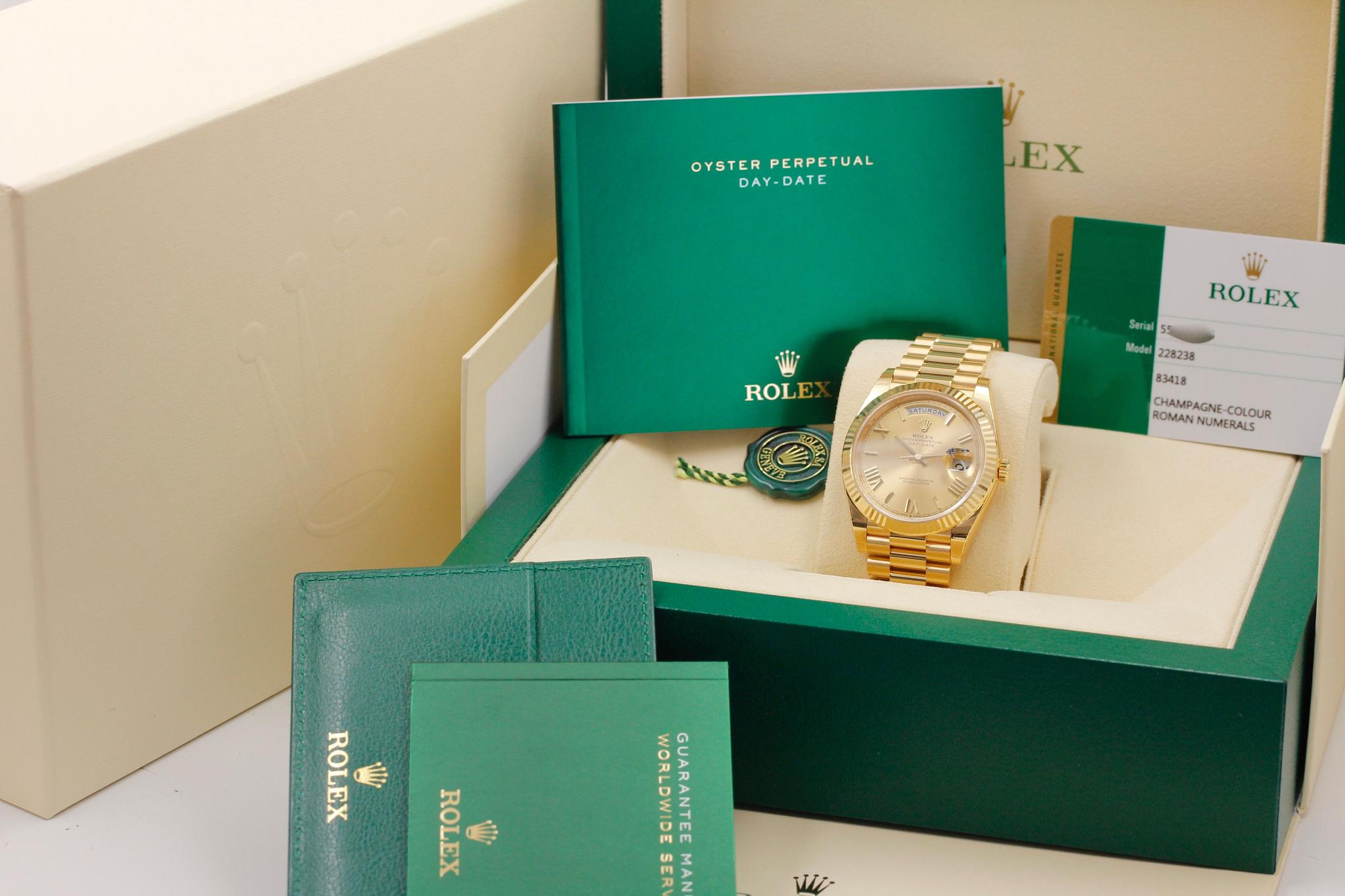 Watch Image 11