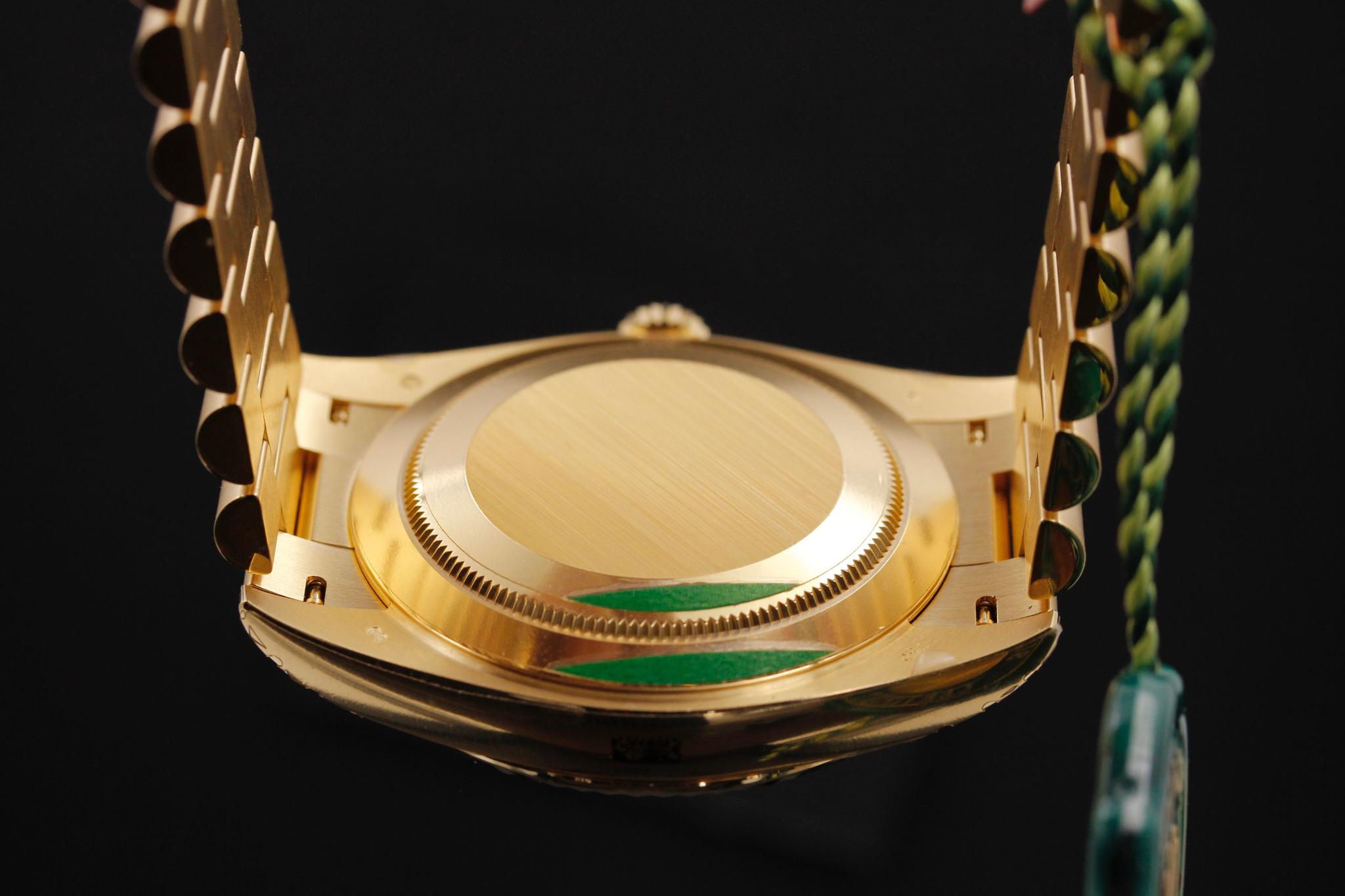 Watch Image 7