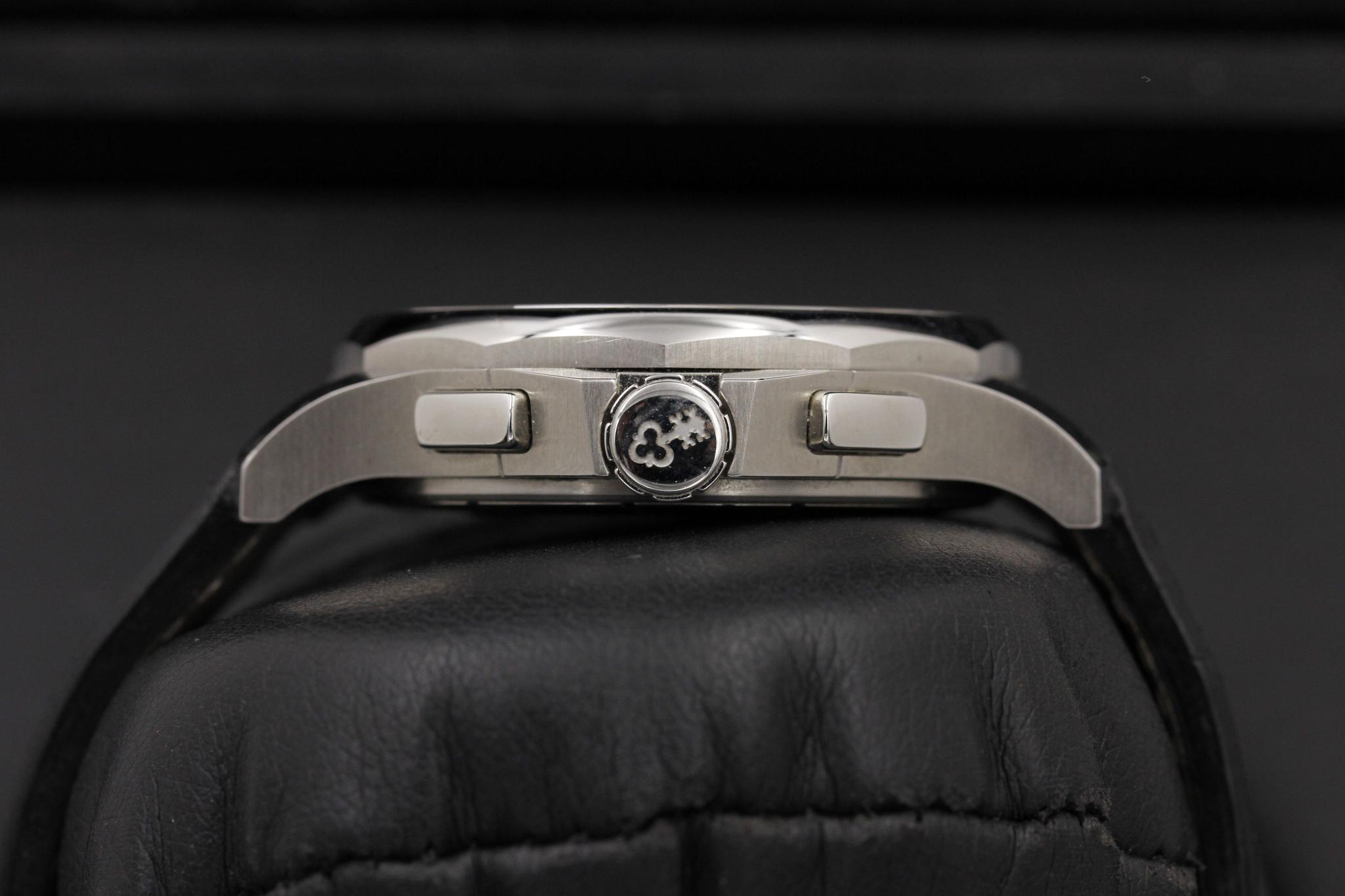 Watch Image 3