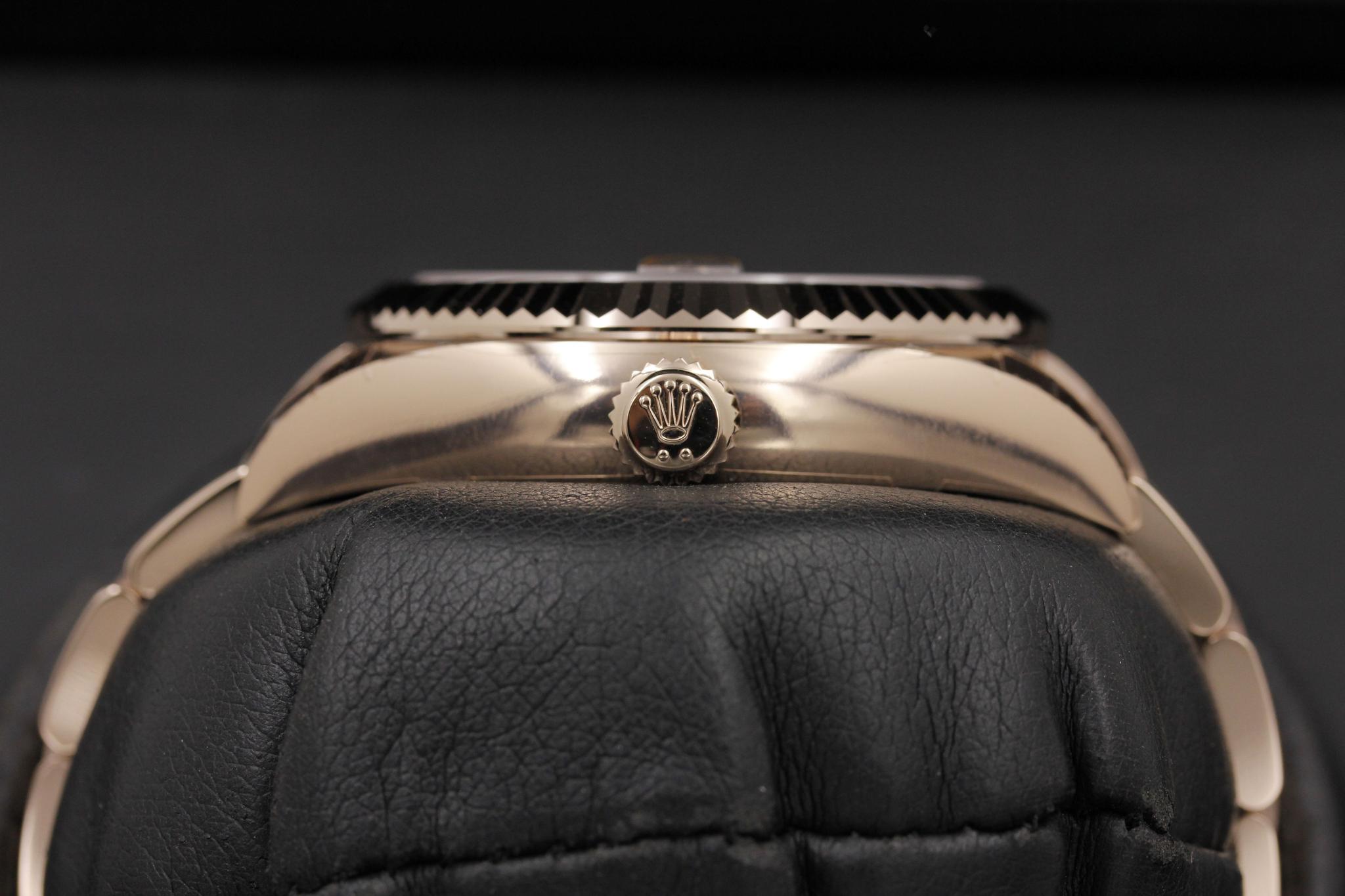 Watch Image 3
