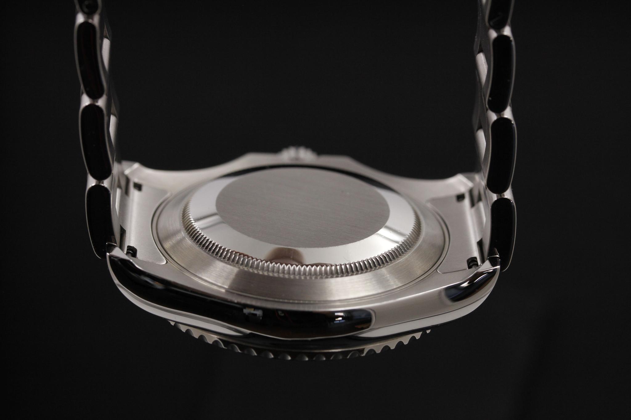 Watch Image 10