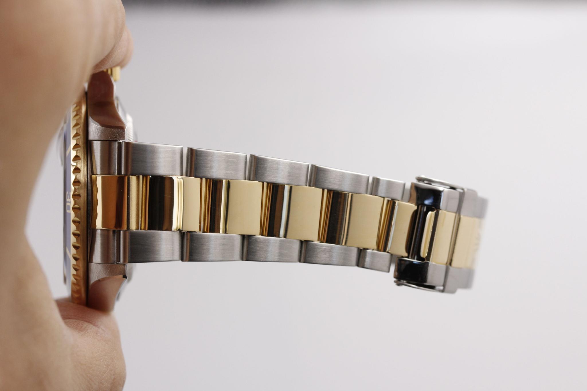Watch Image 11