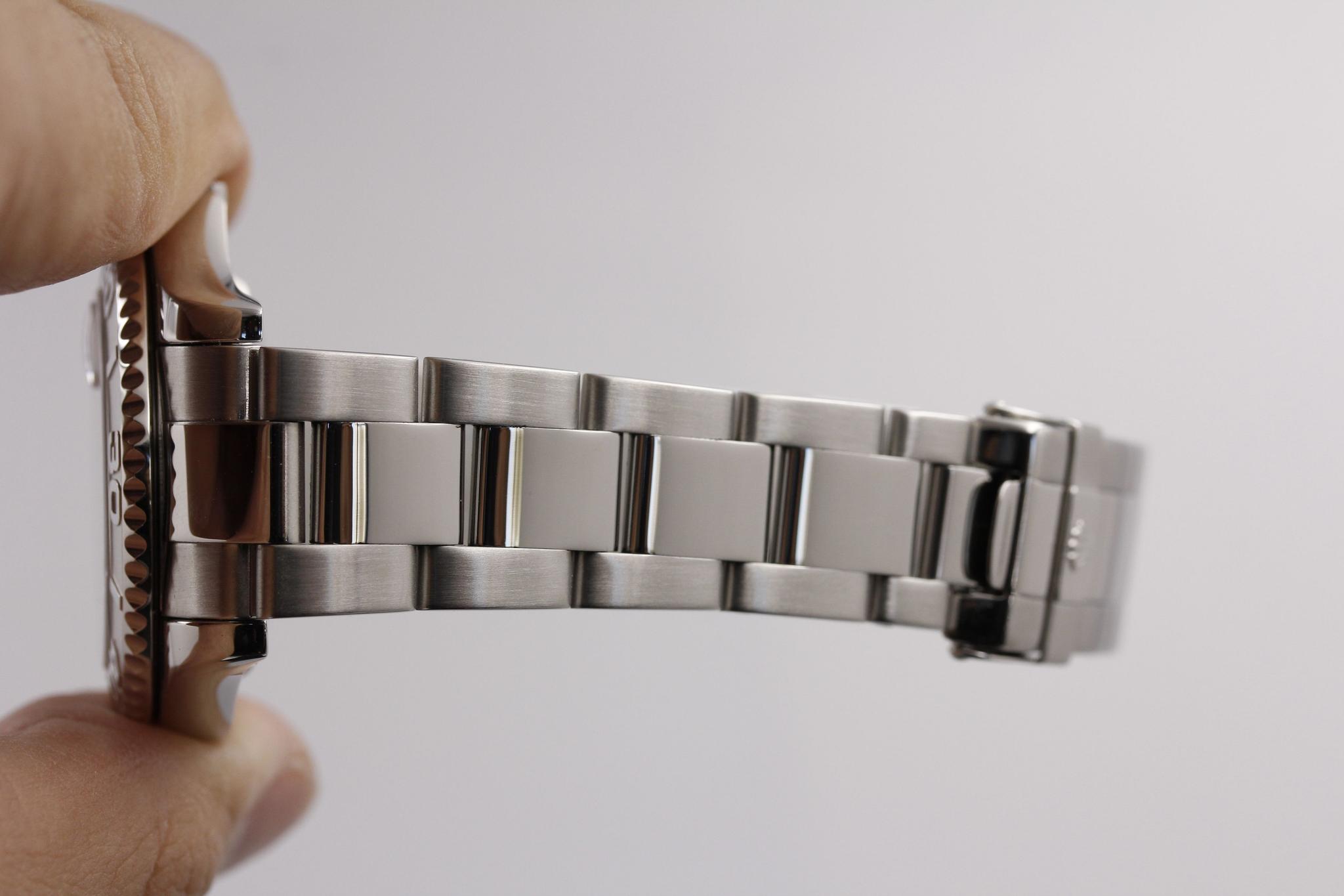 Watch Image 11