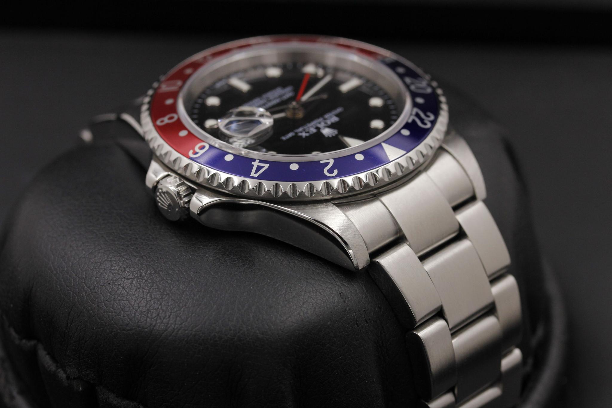 Watch Image 4