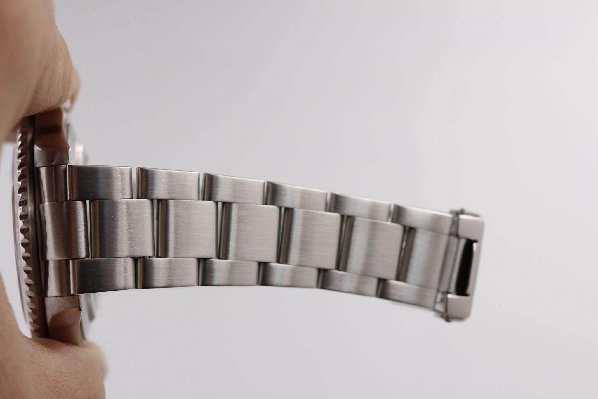 Watch Image 11