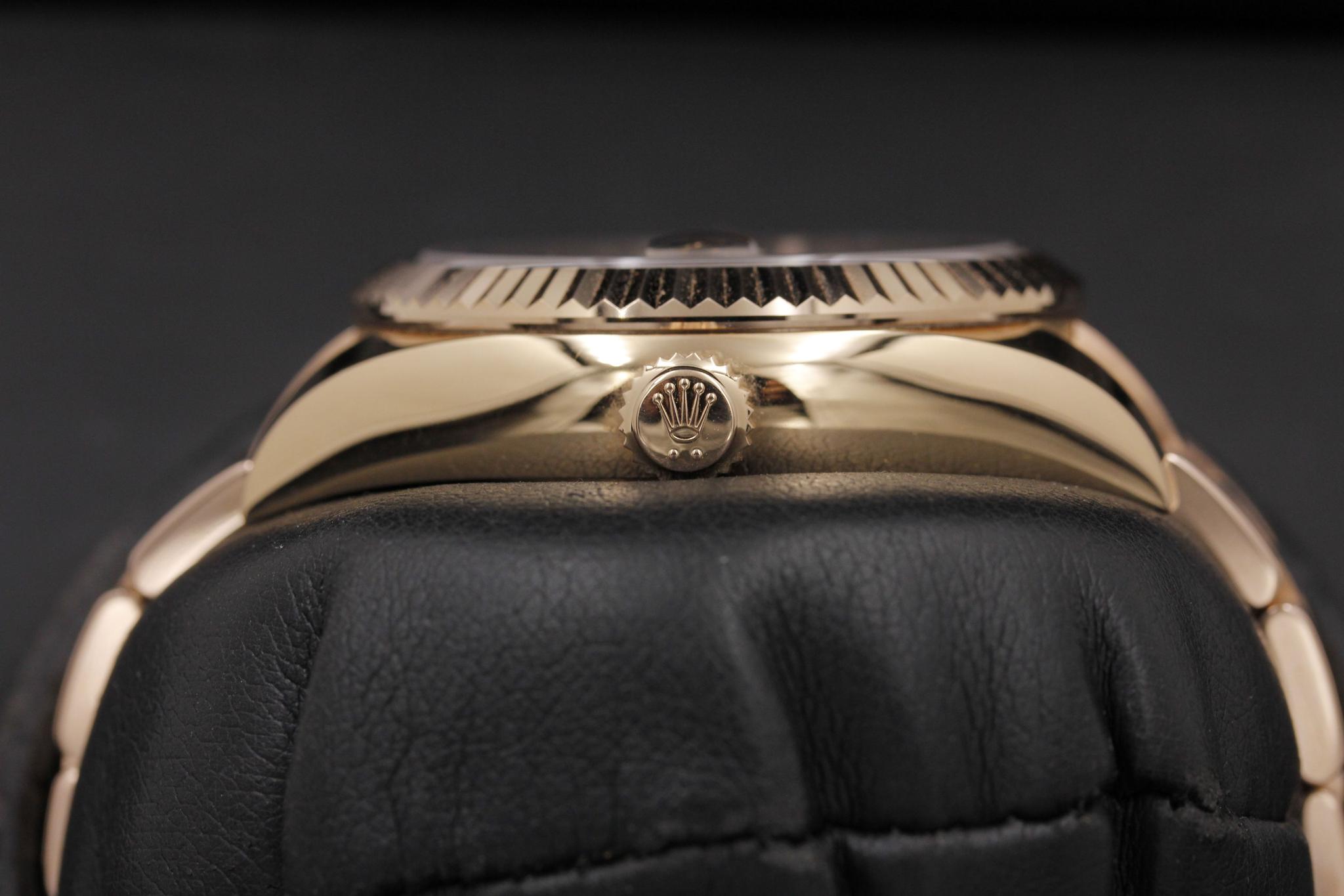 Watch Image 3