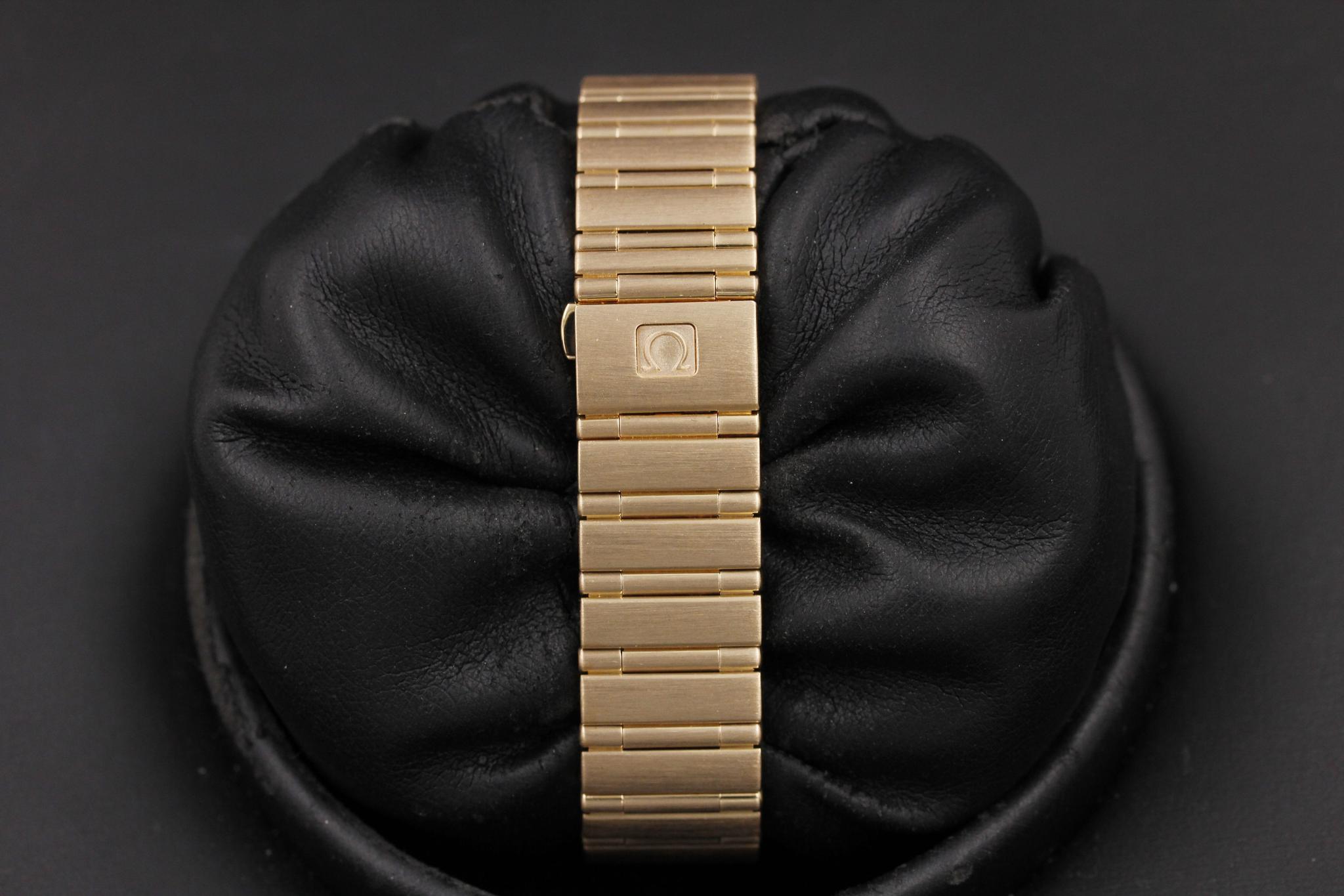 Watch Image 8