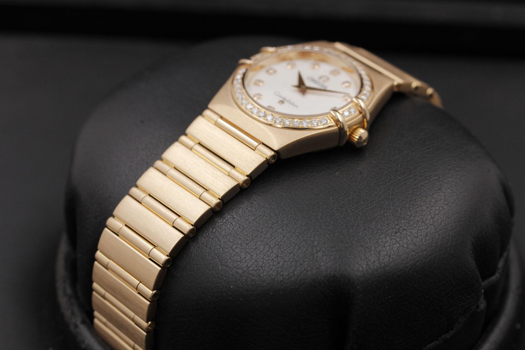 Watch Image 2