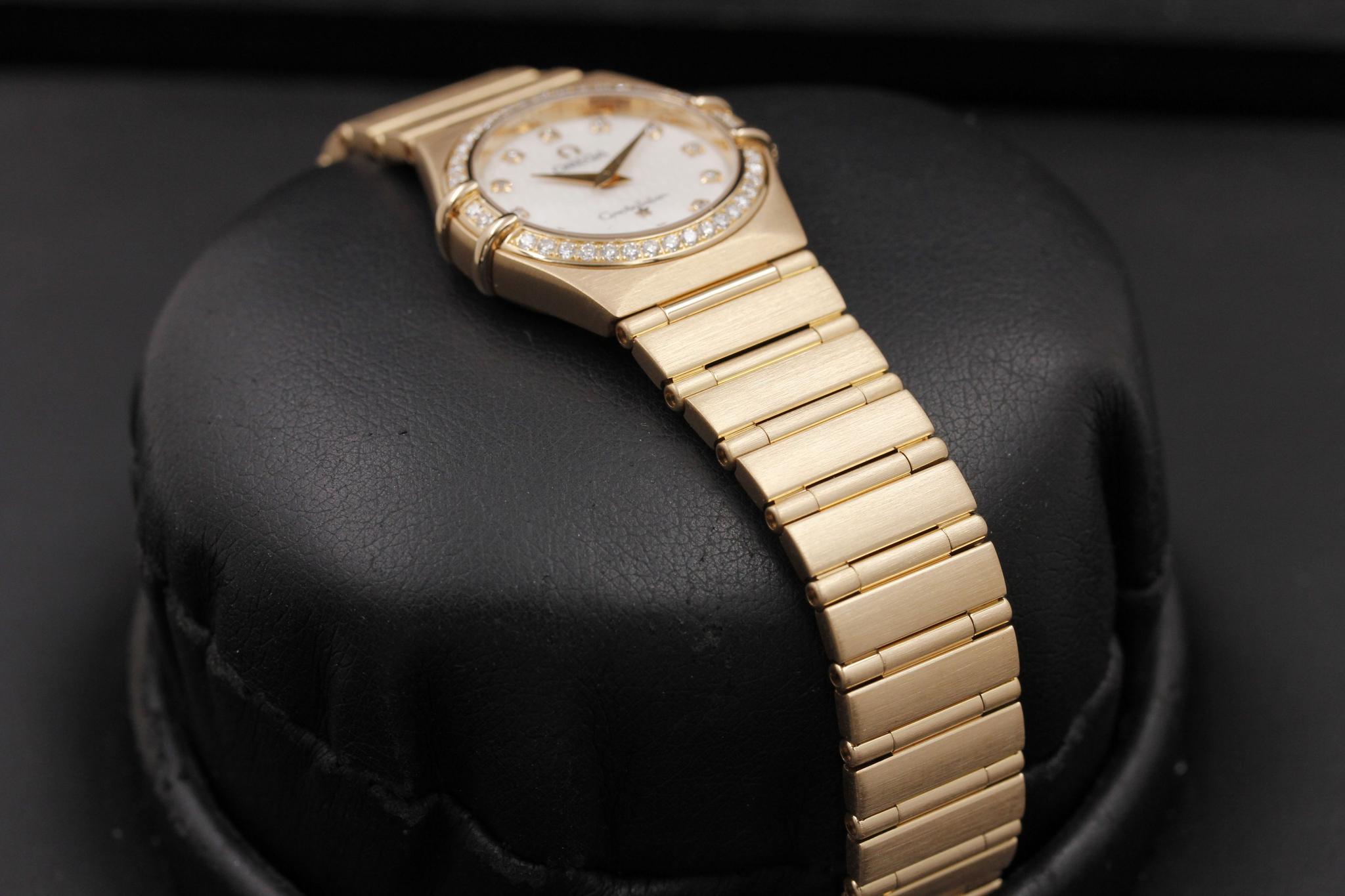 Watch Image 6