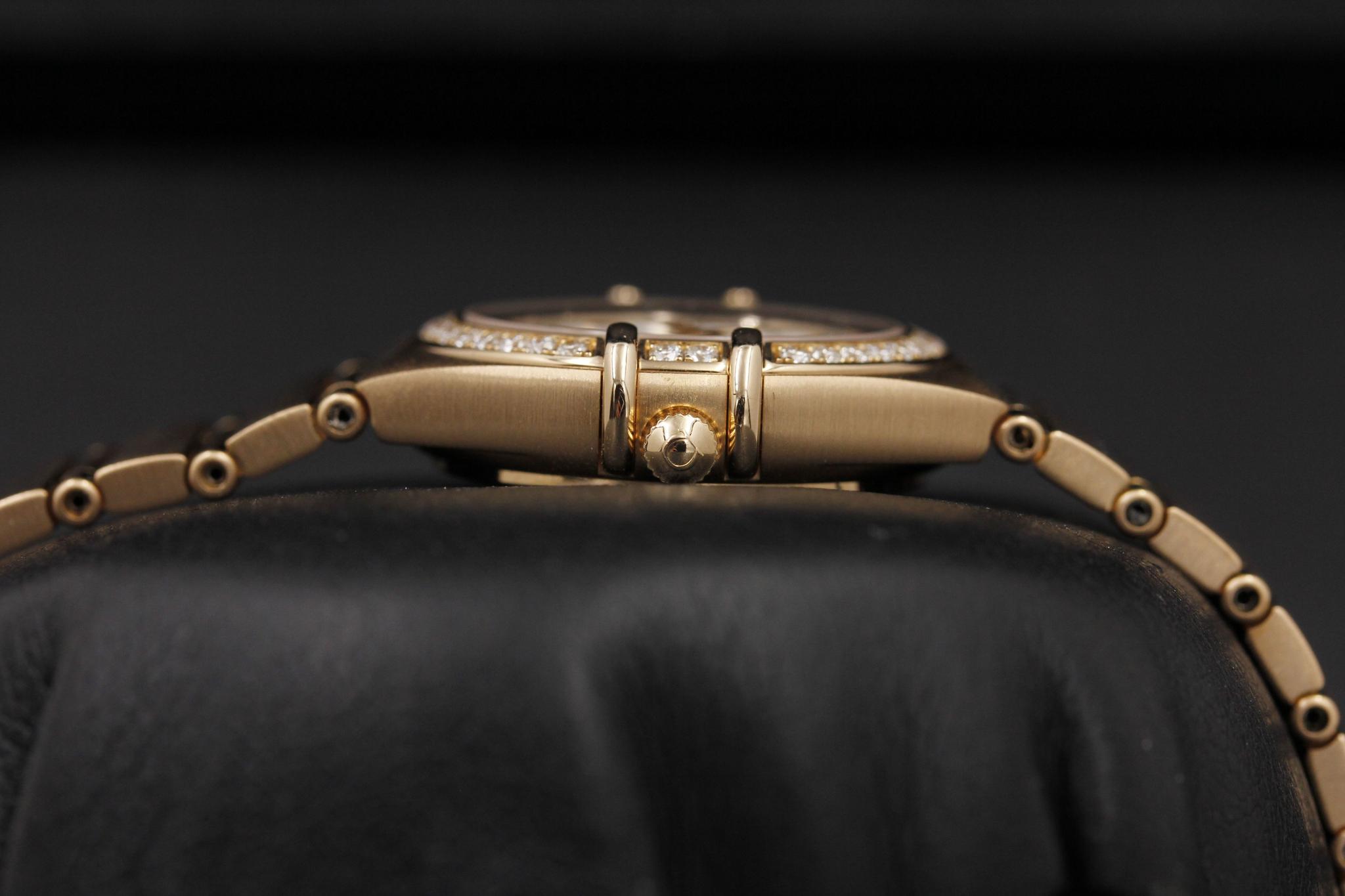 Watch Image 3