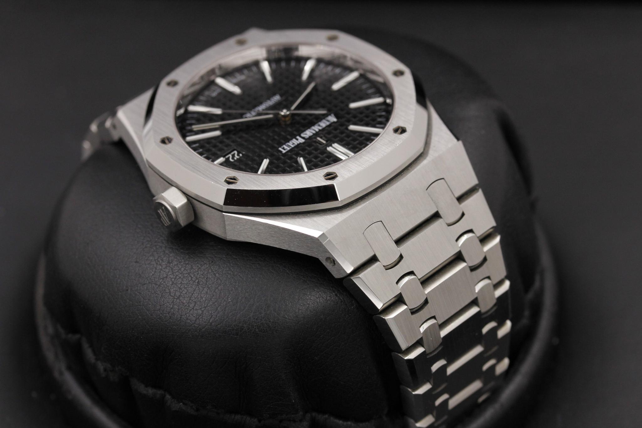 Watch Image 4