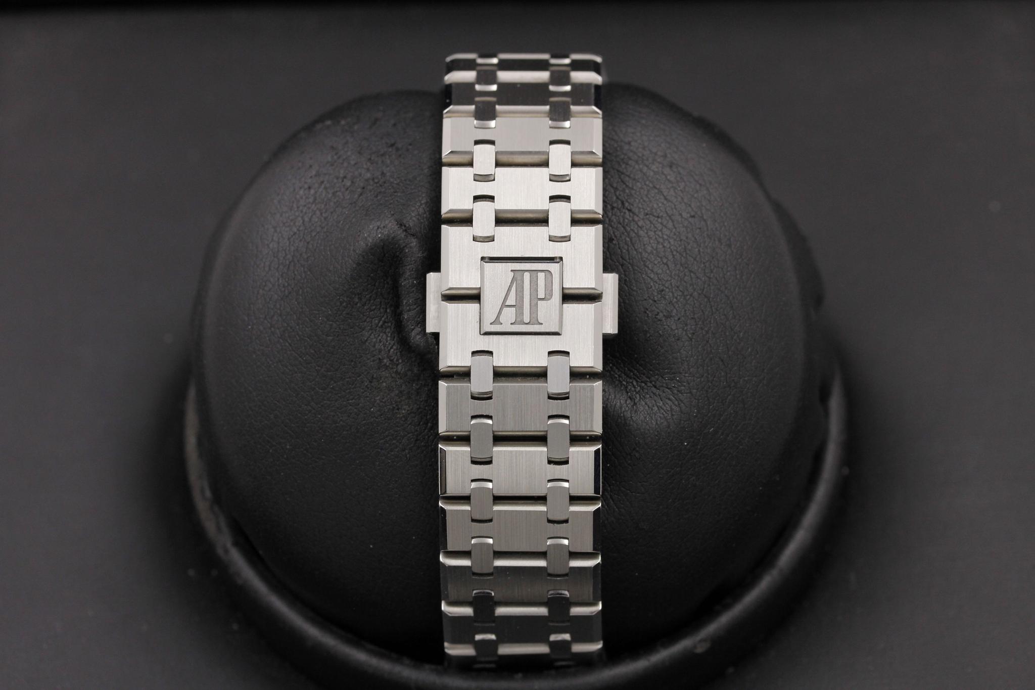 Watch Image 8