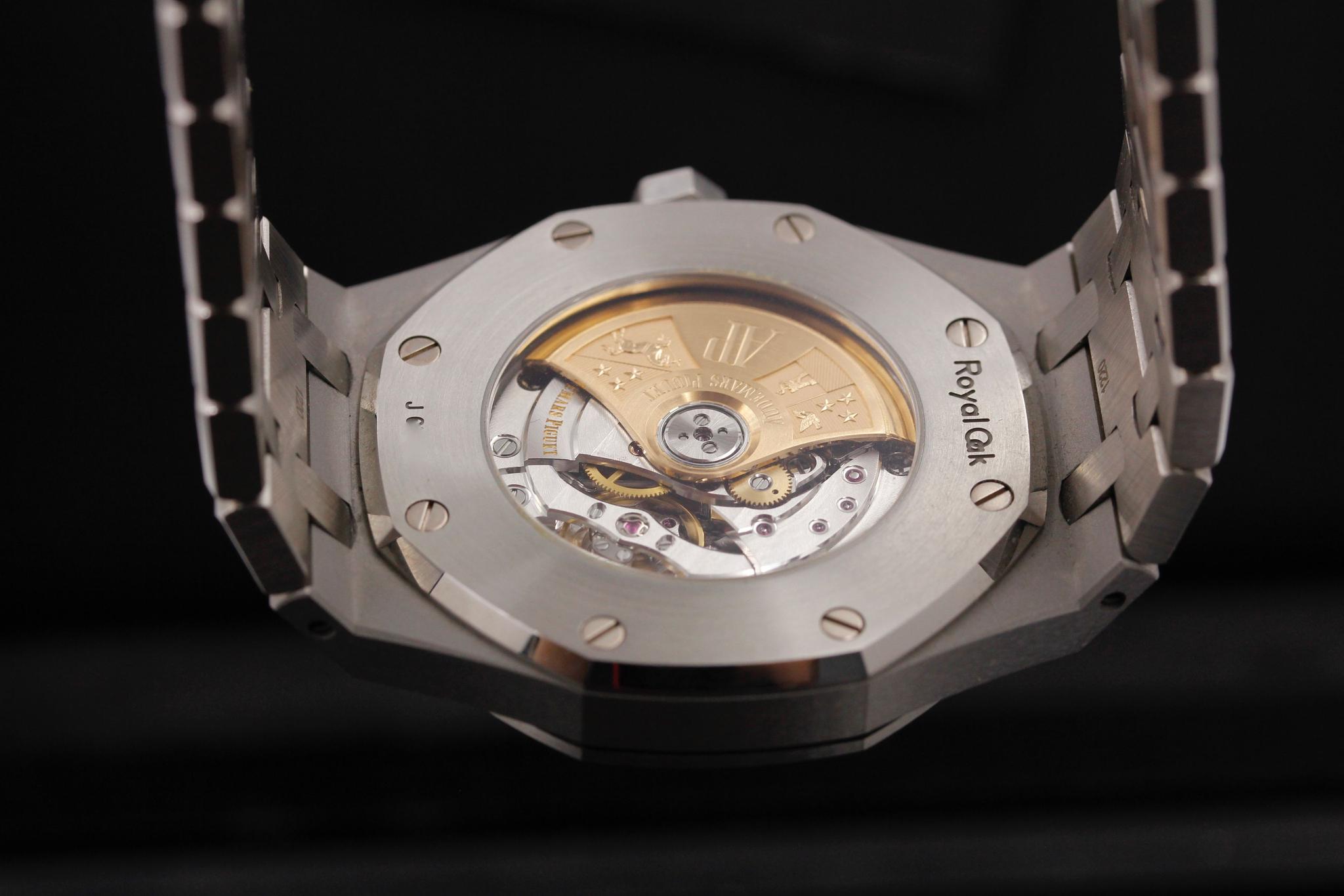 Watch Image 7