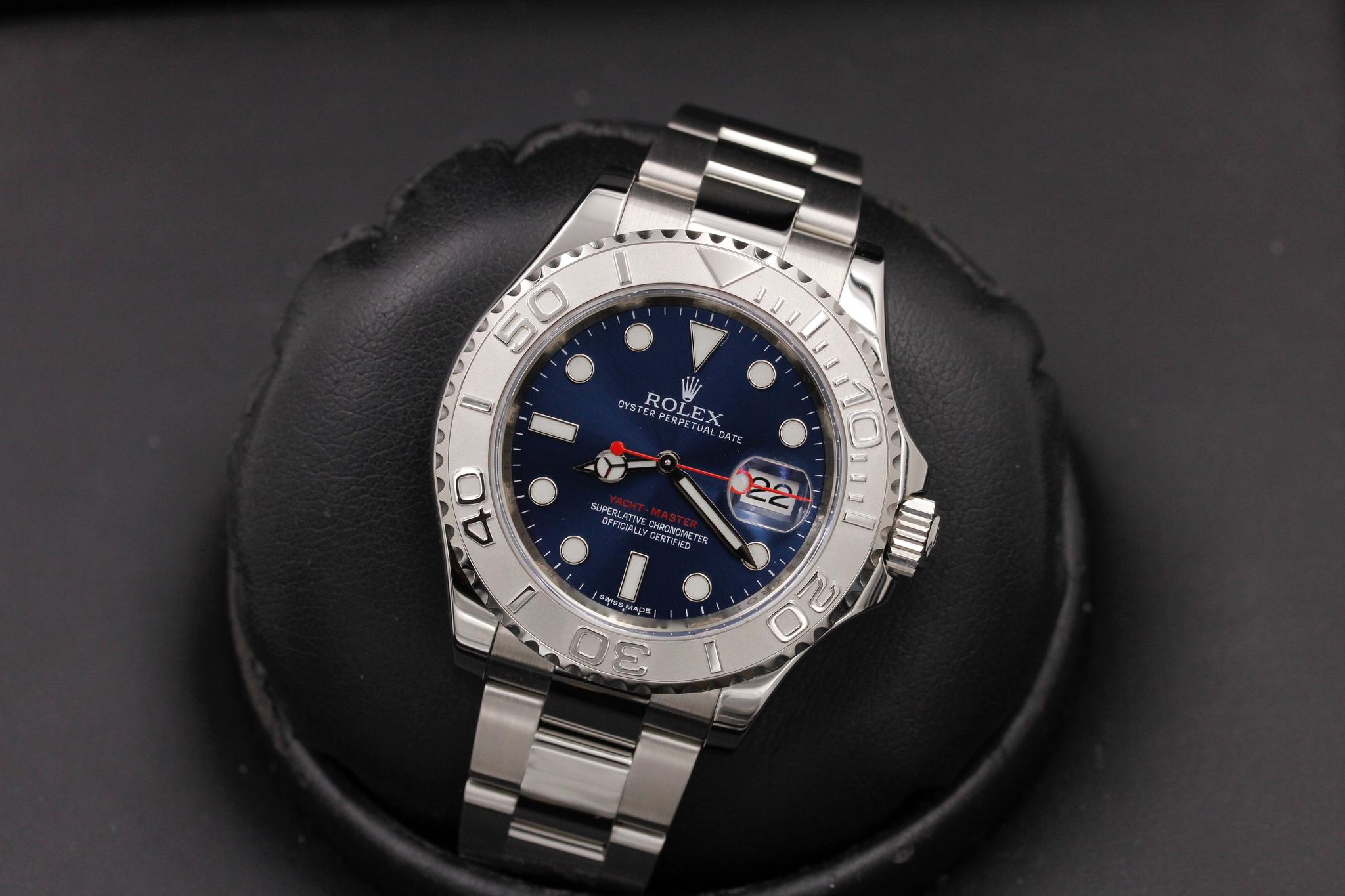Watch Image 10