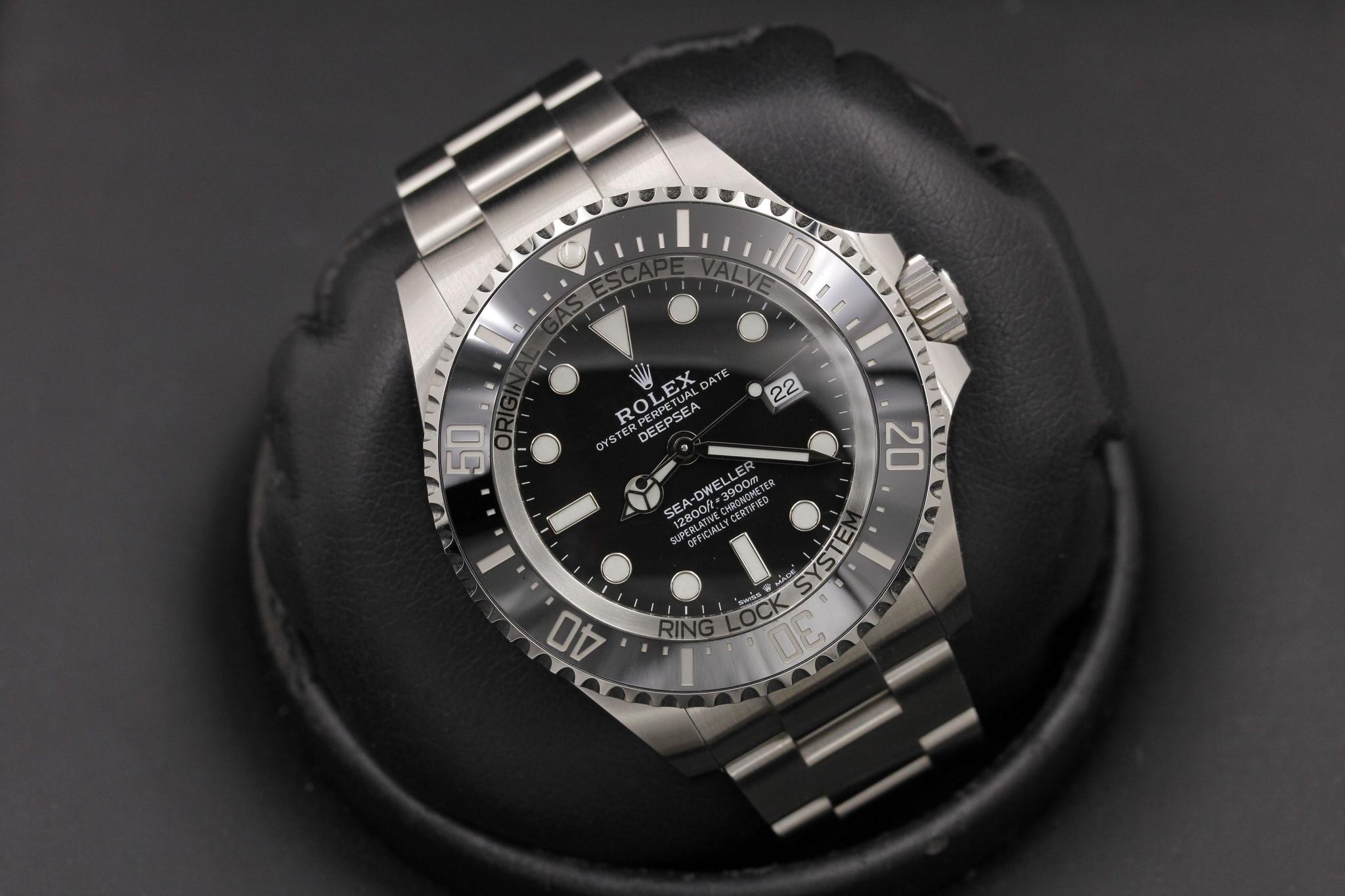 Watch Image 10