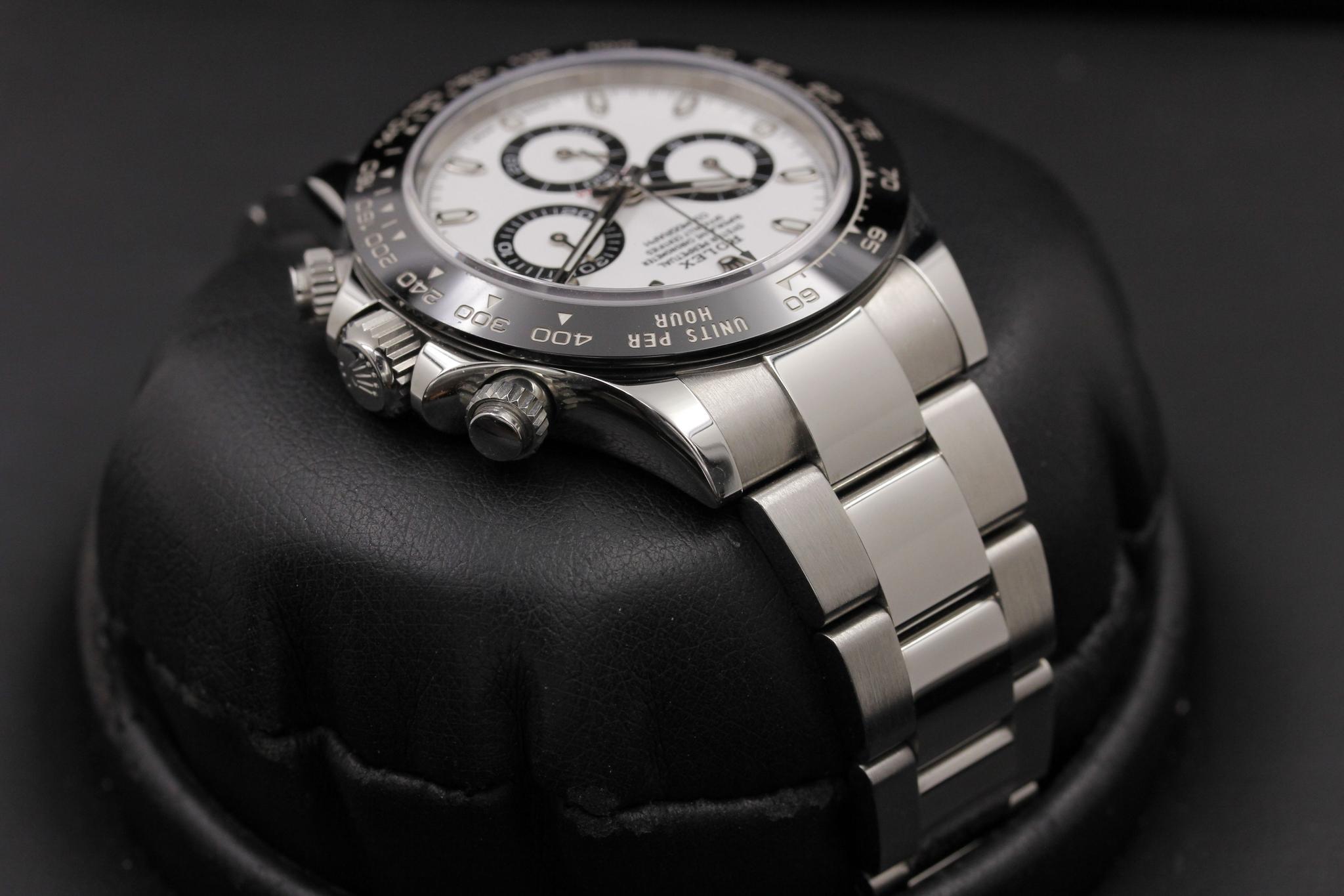 Watch Image 4