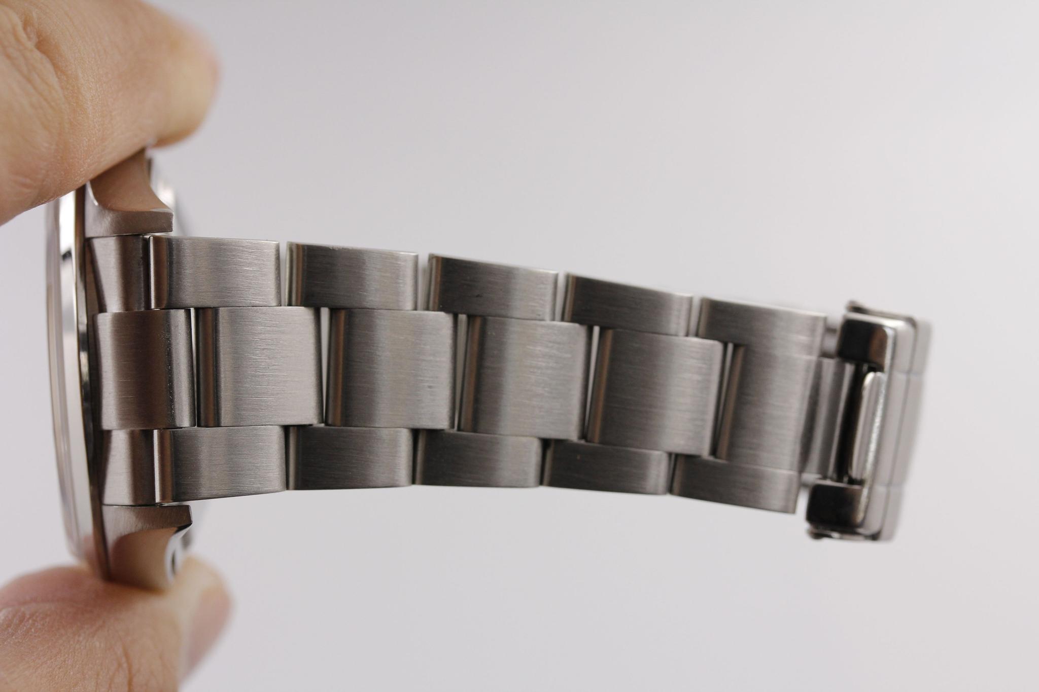 Watch Image 11
