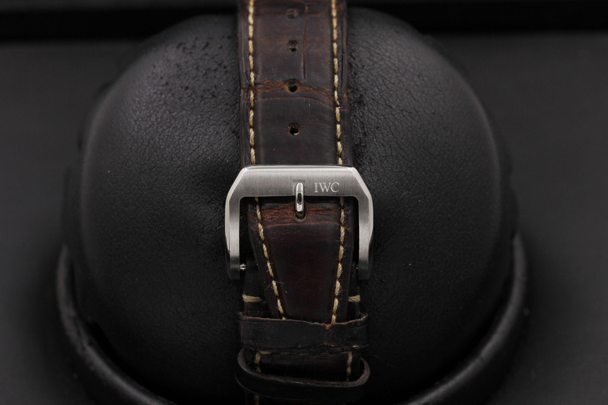 Watch Image 7