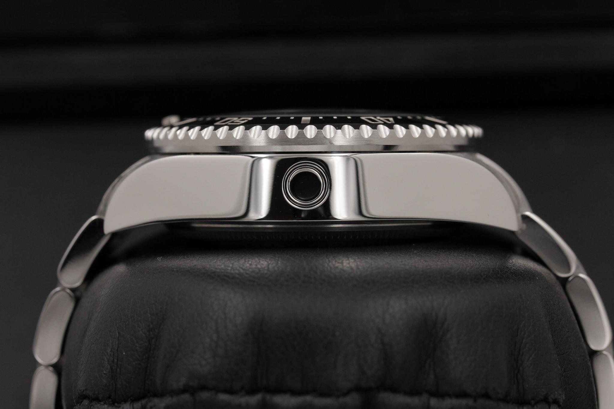 Watch Image 6