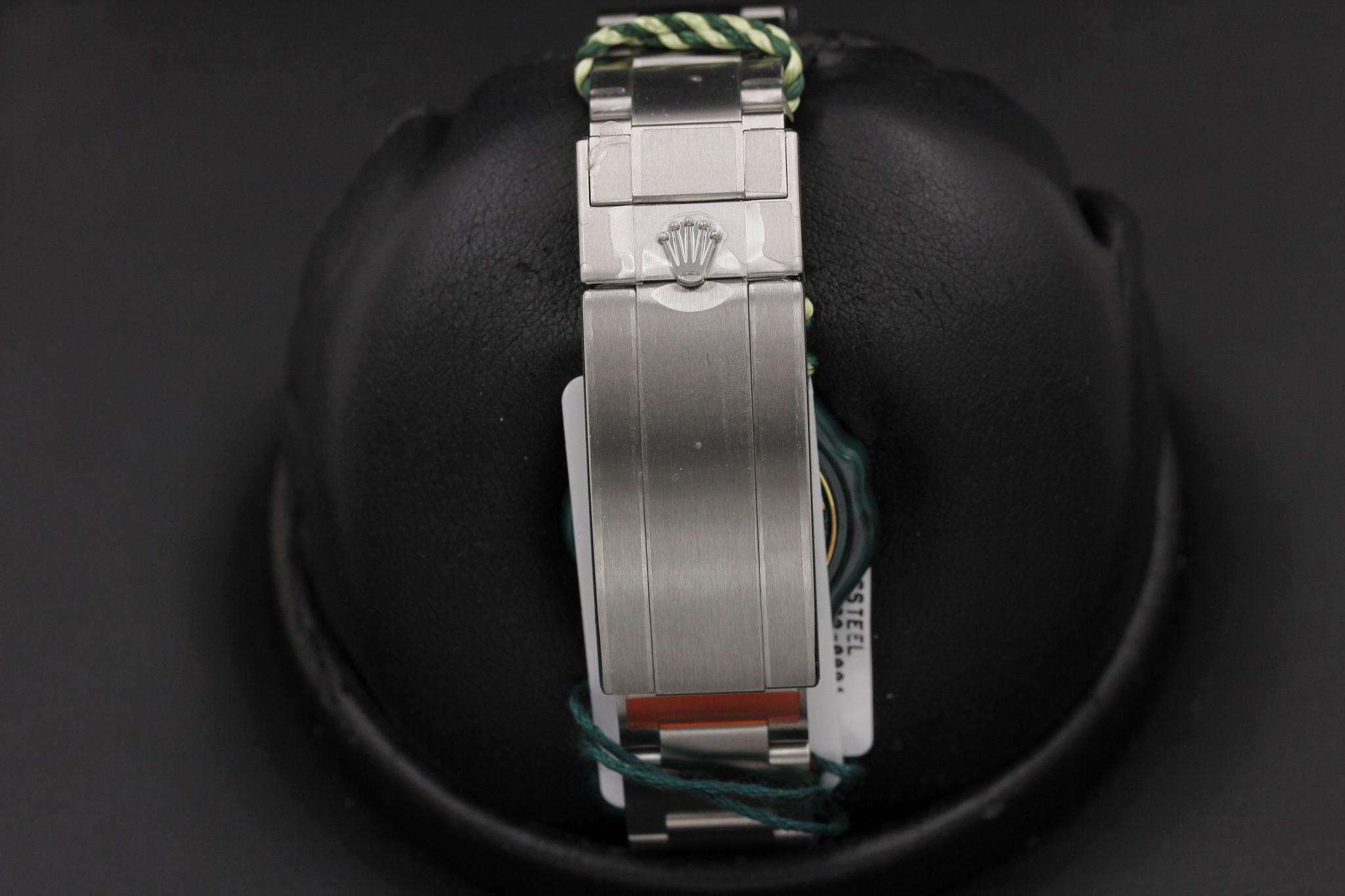 Watch Image 9