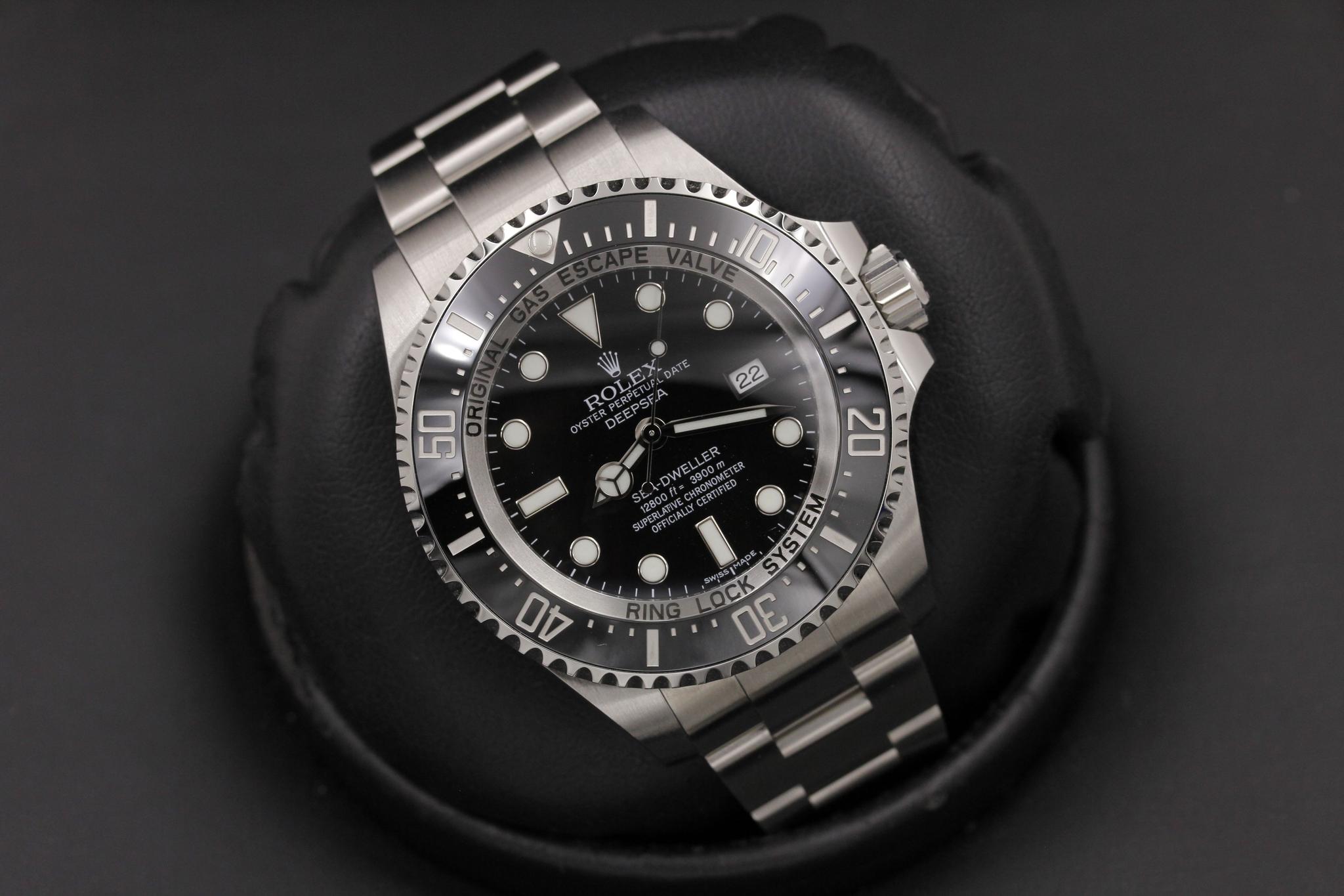 Watch Image 10