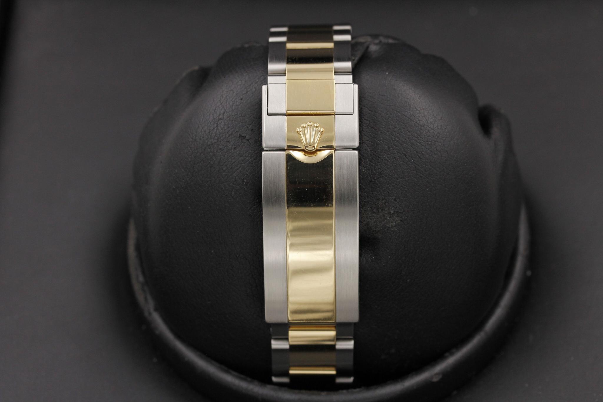 Watch Image 8