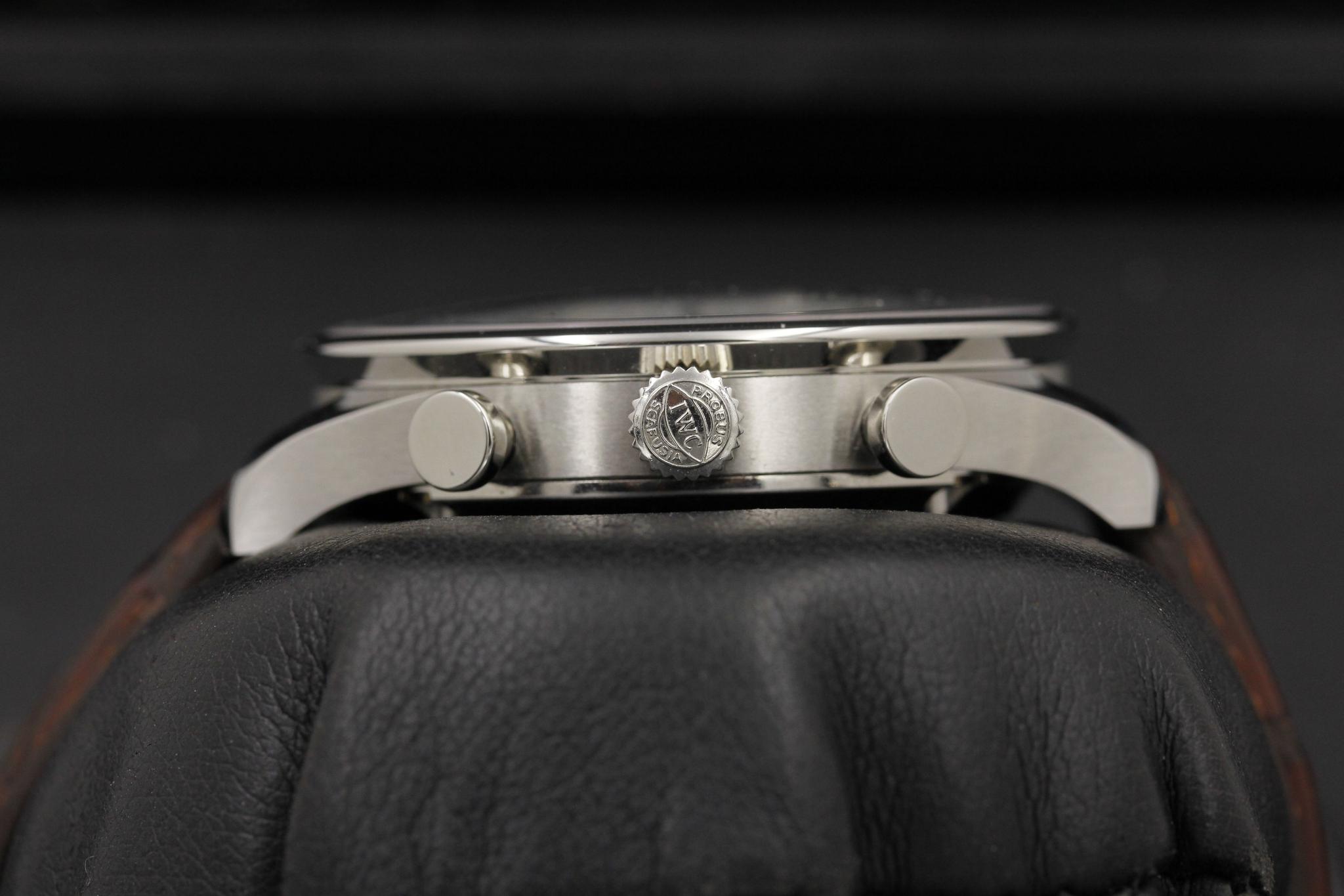 Watch Image 3