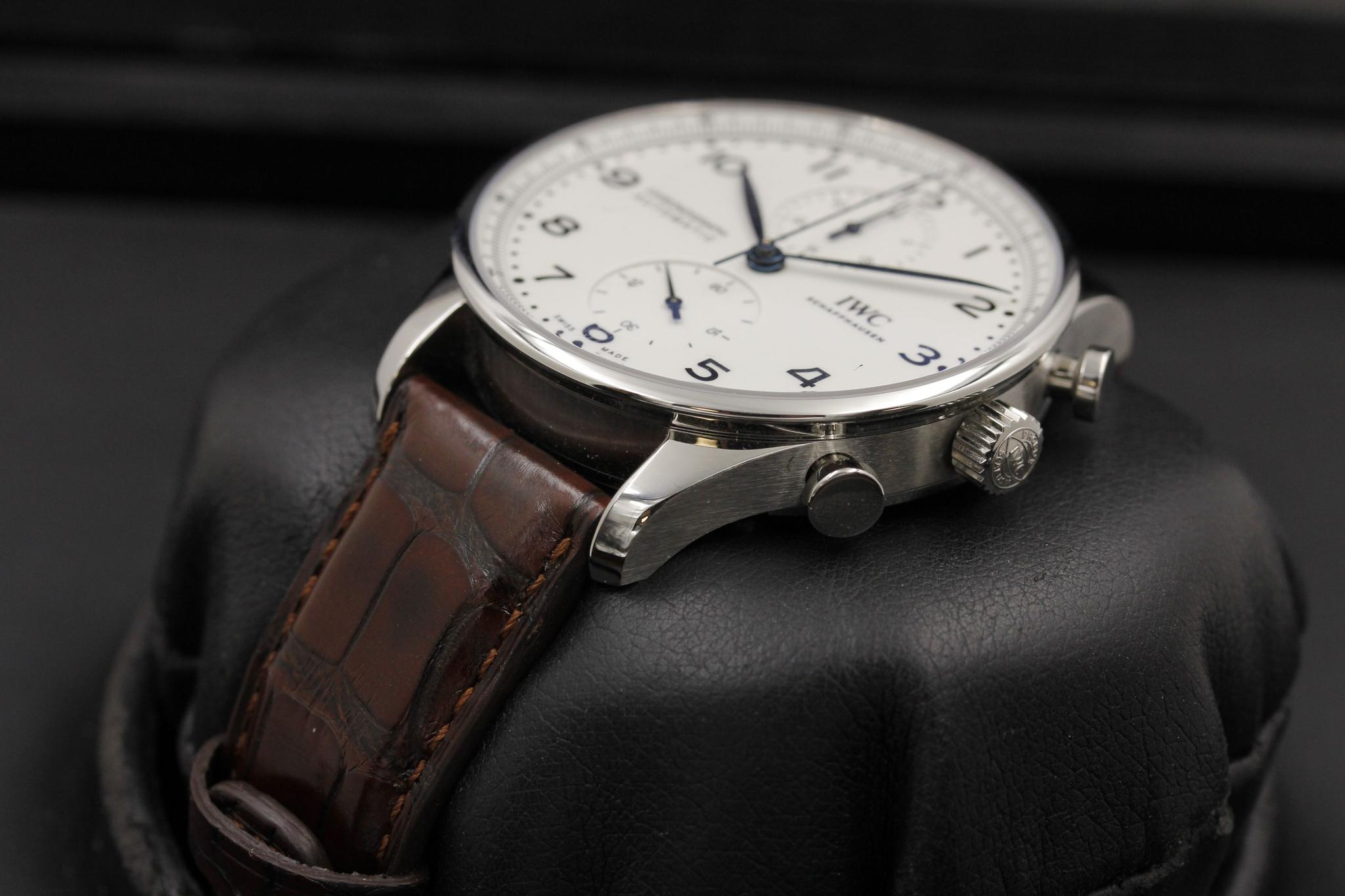 Watch Image 2