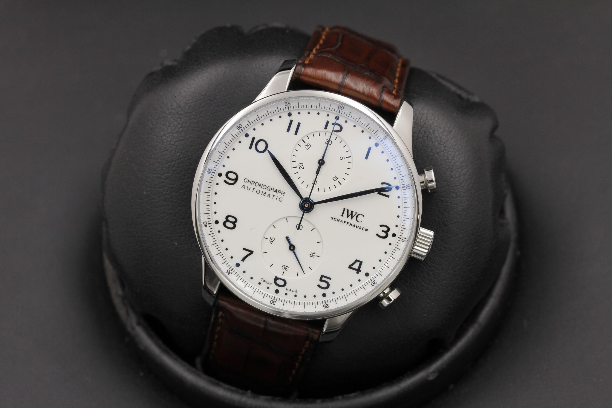 Watch Image 10