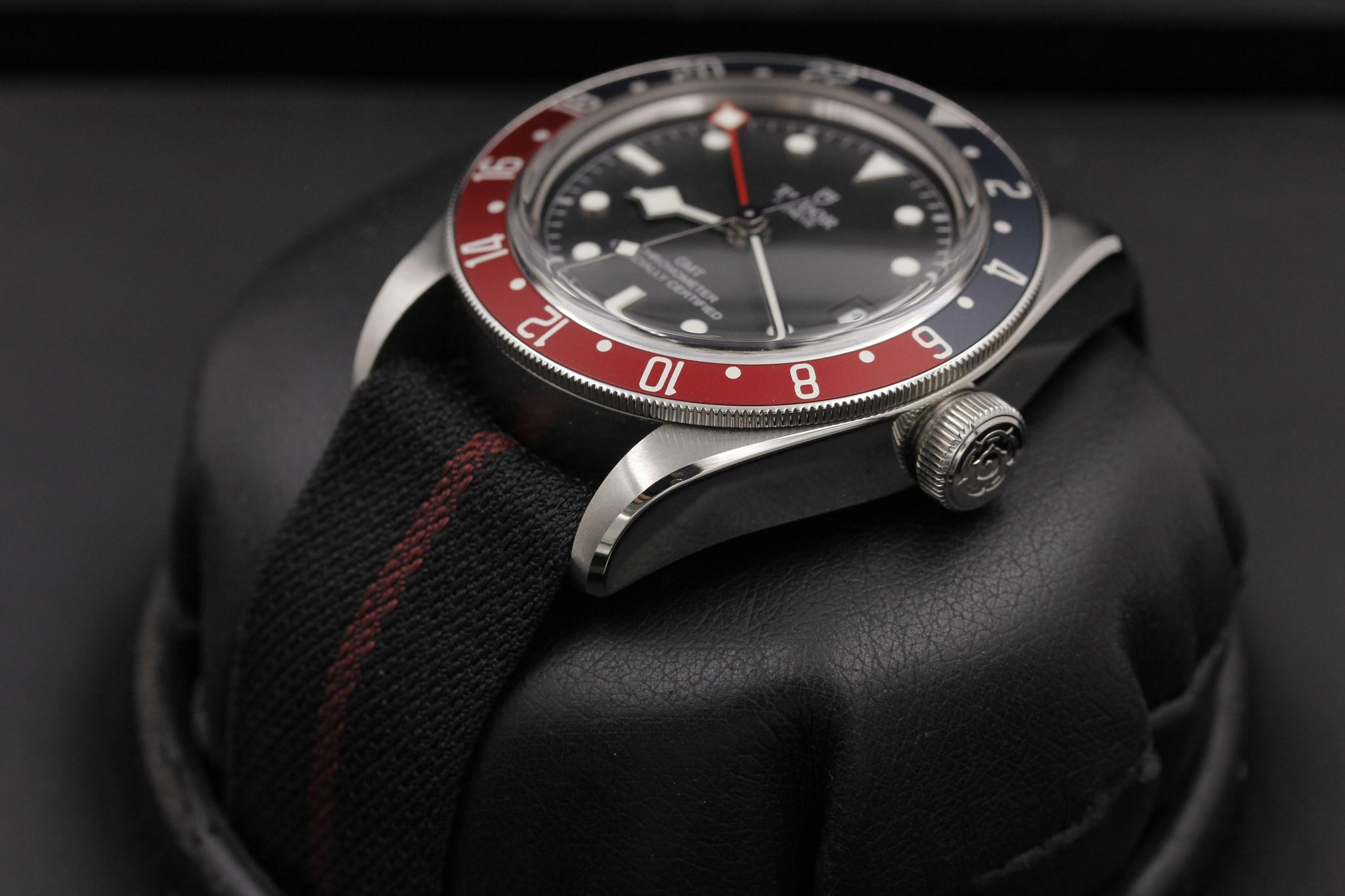 Watch Image 2