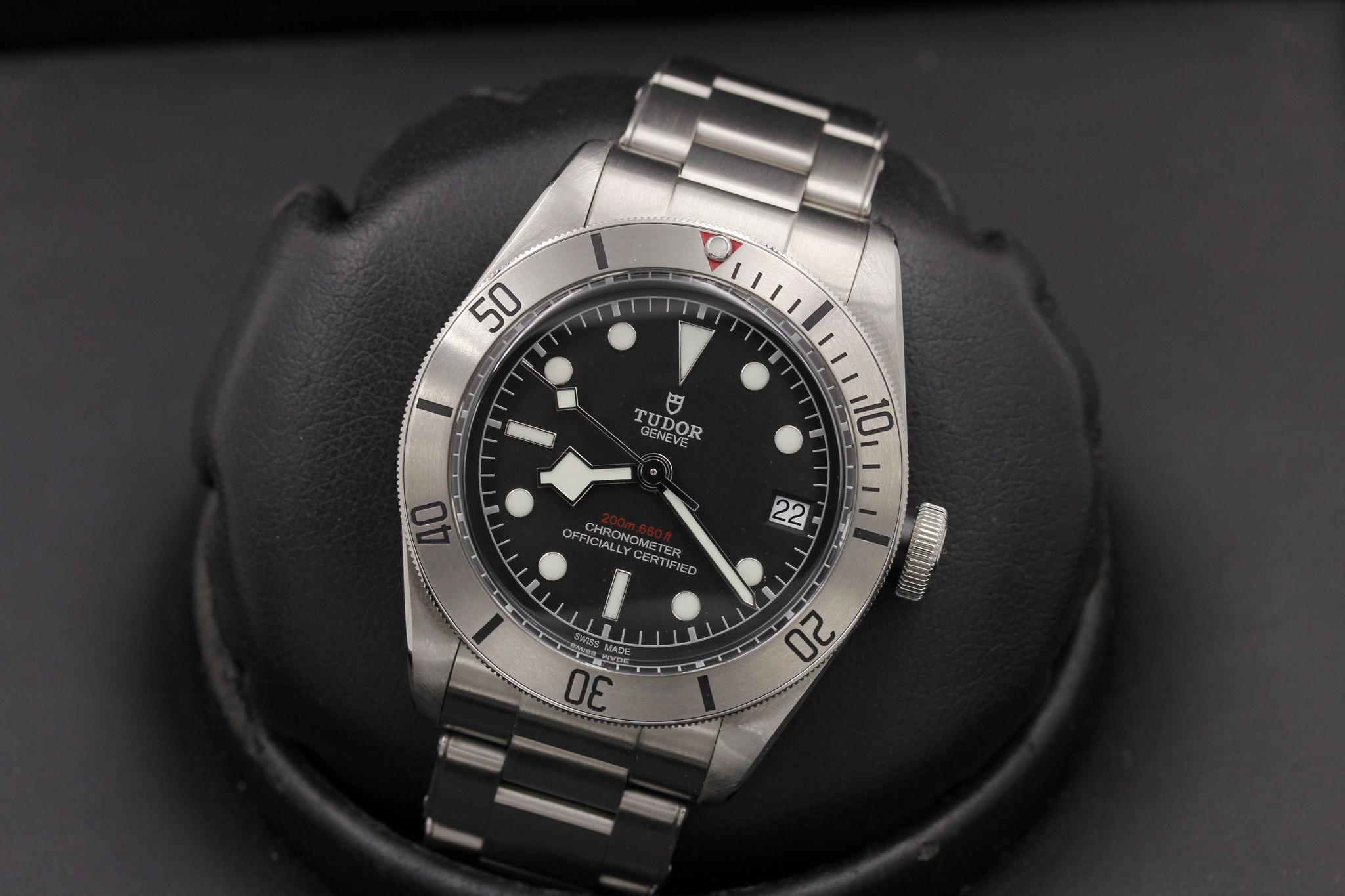 Watch Image 11