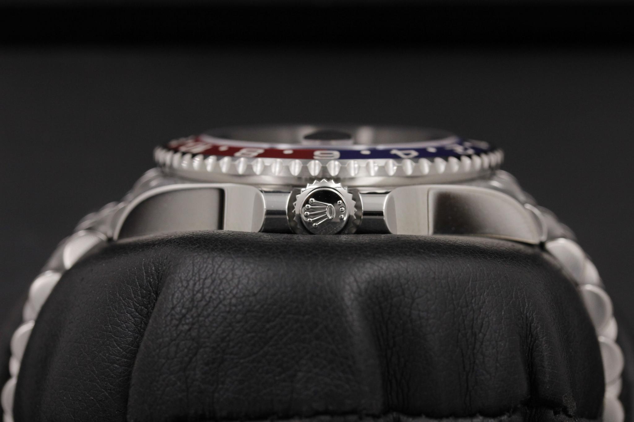 Watch Image 3
