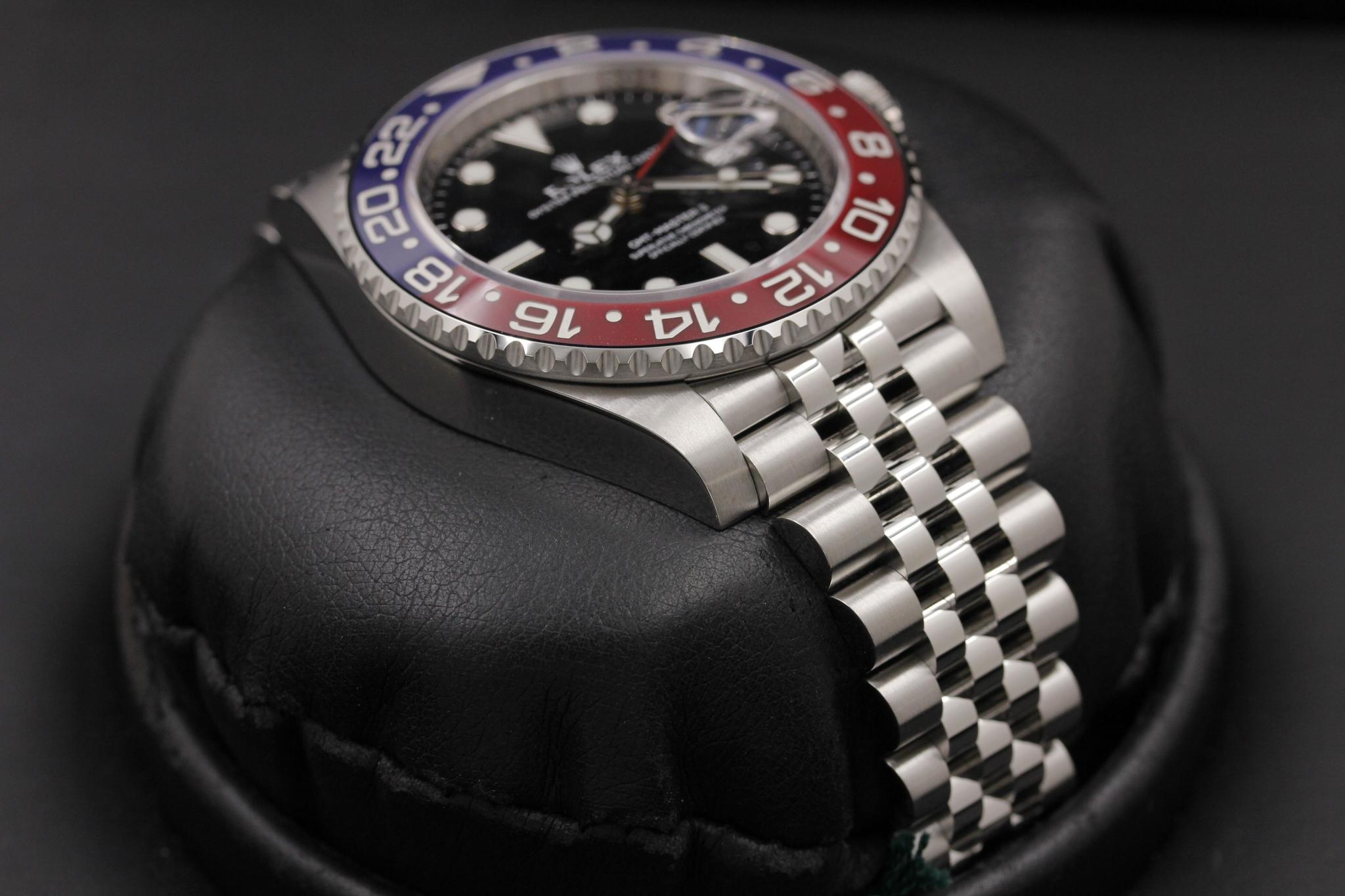 Watch Image 6