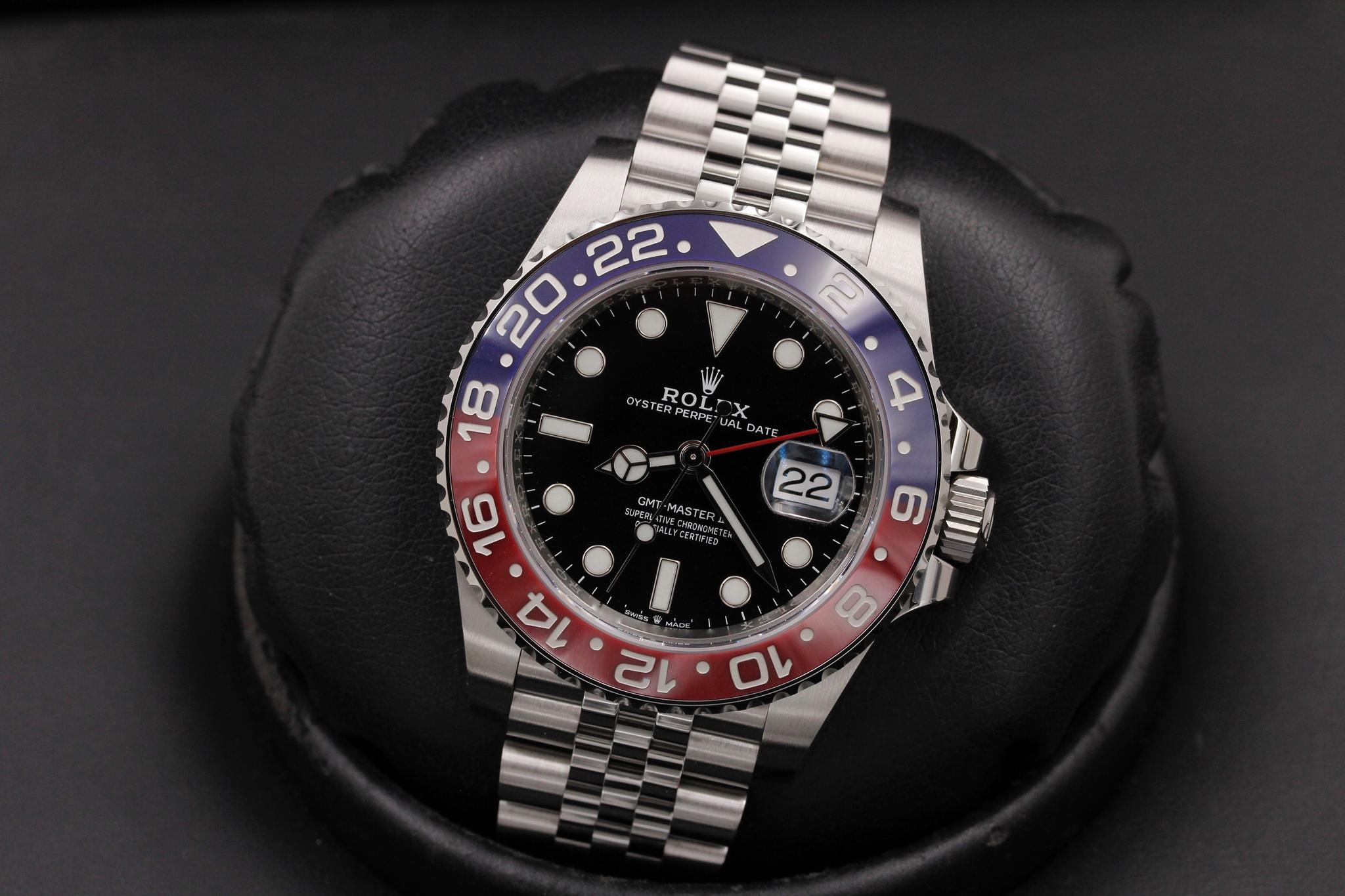 Watch Image 9