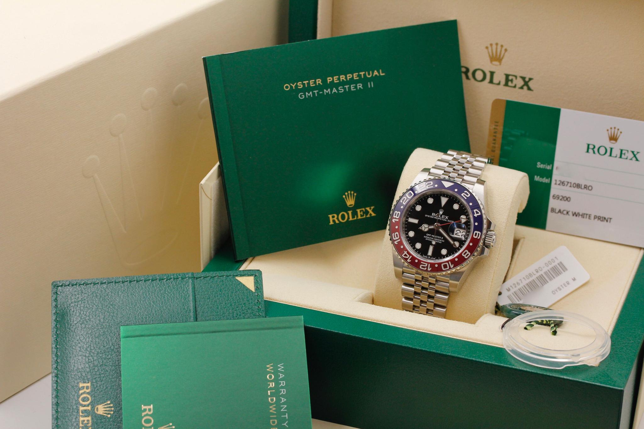 Watch Image 10