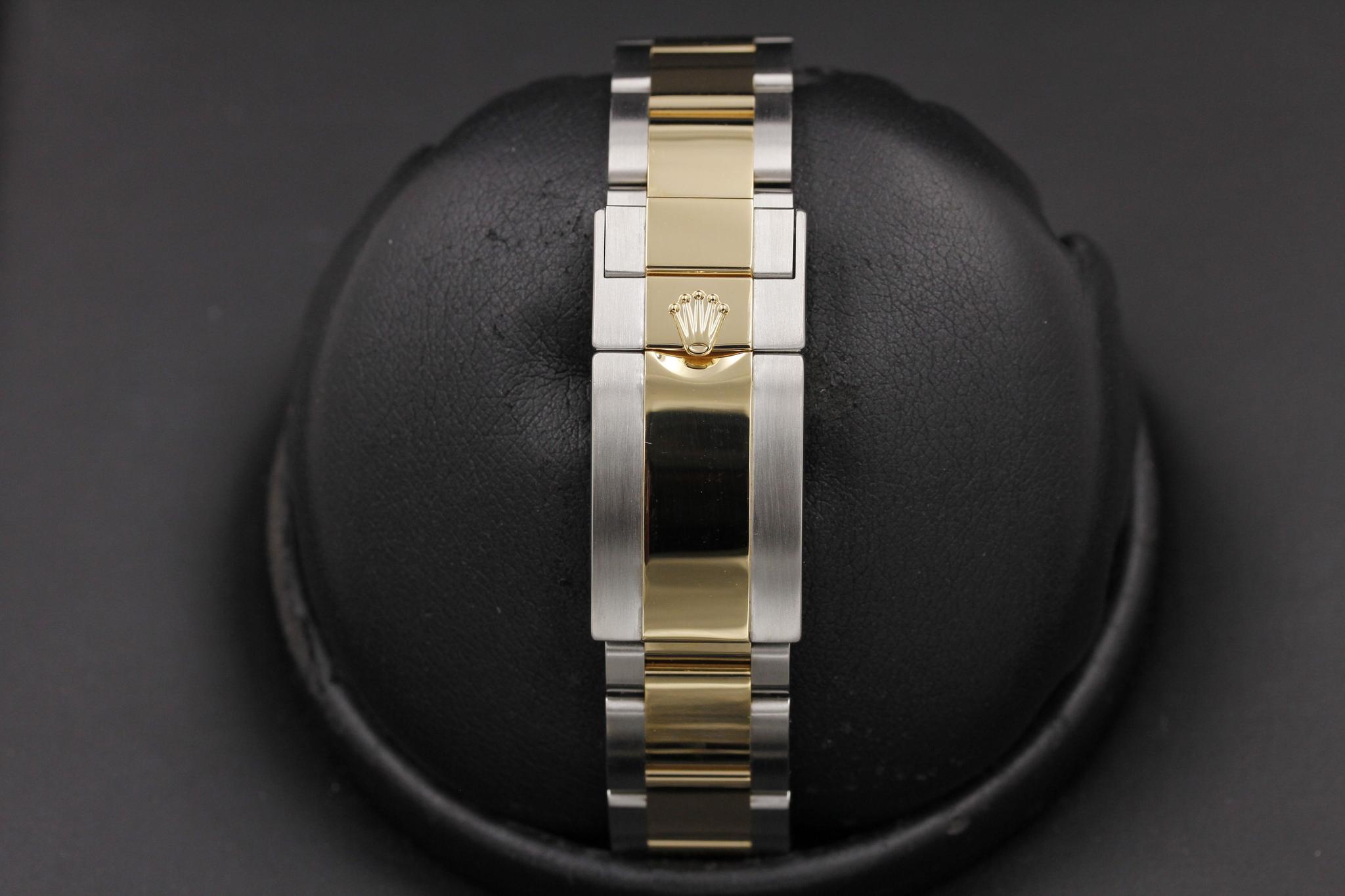 Watch Image 8