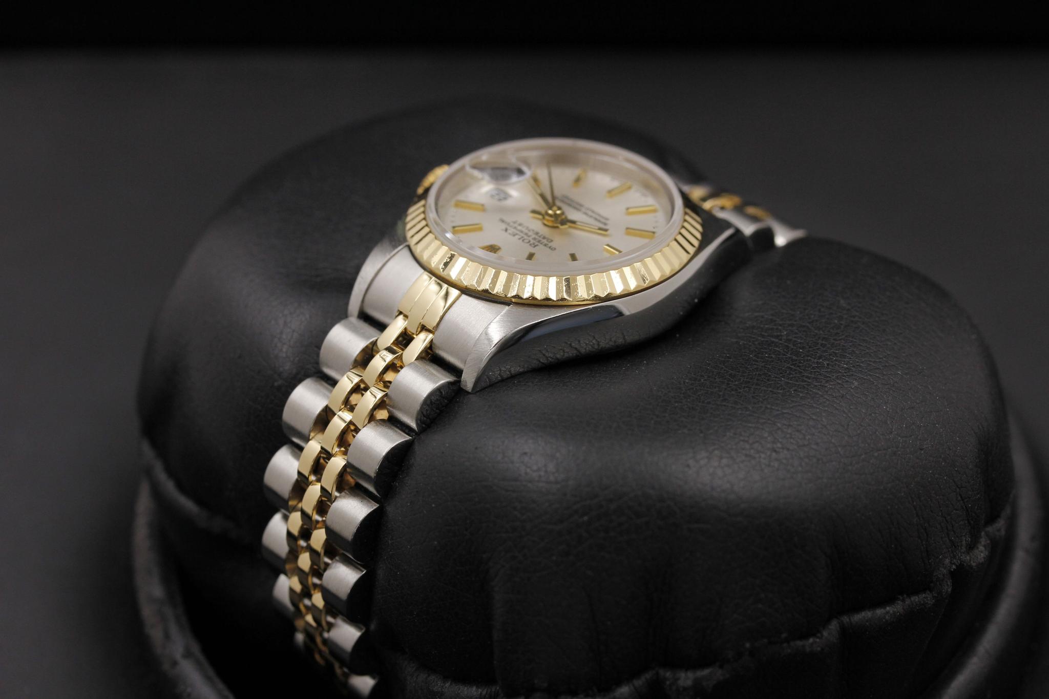 Watch Image 5