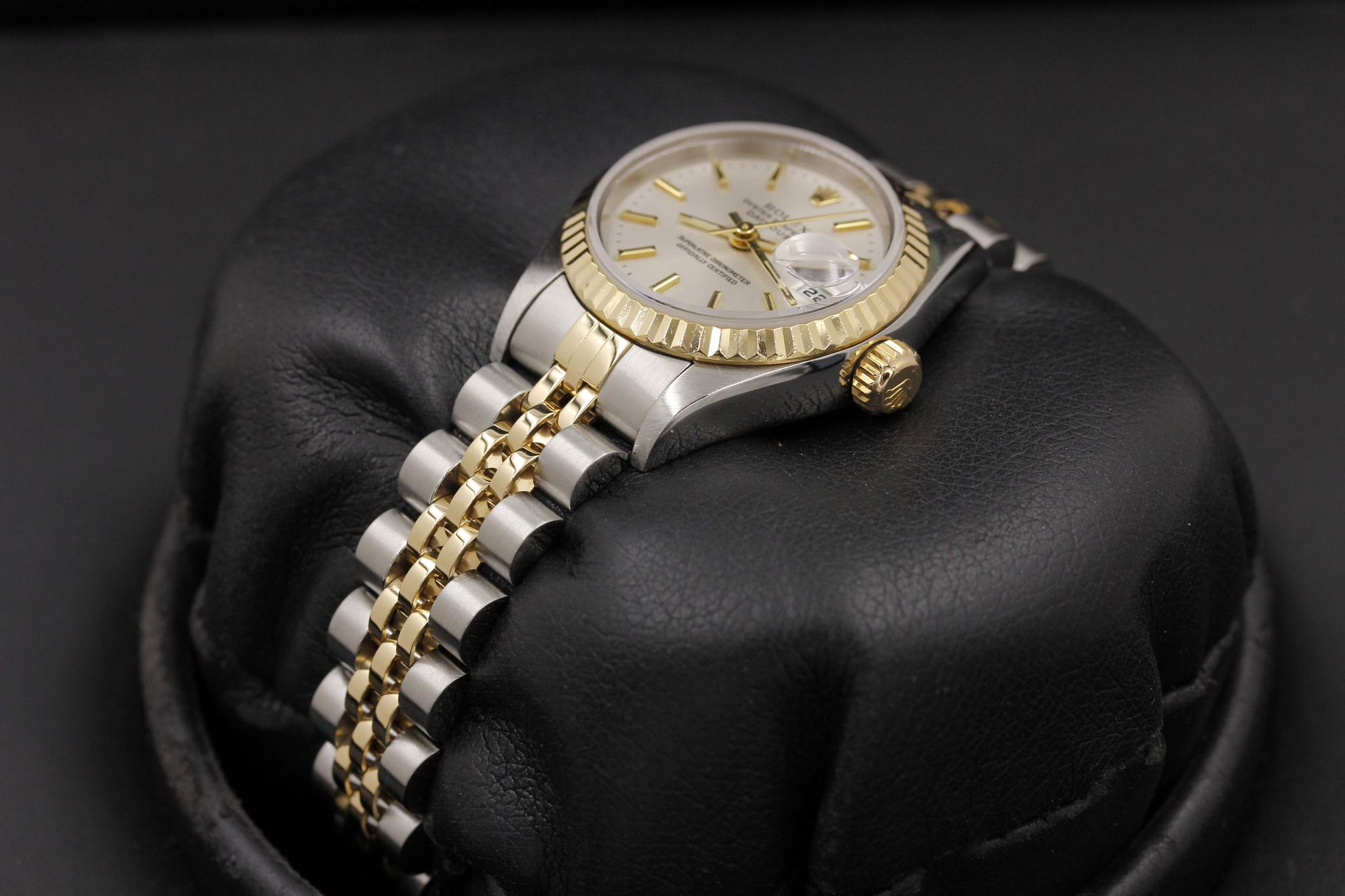 Watch Image 2