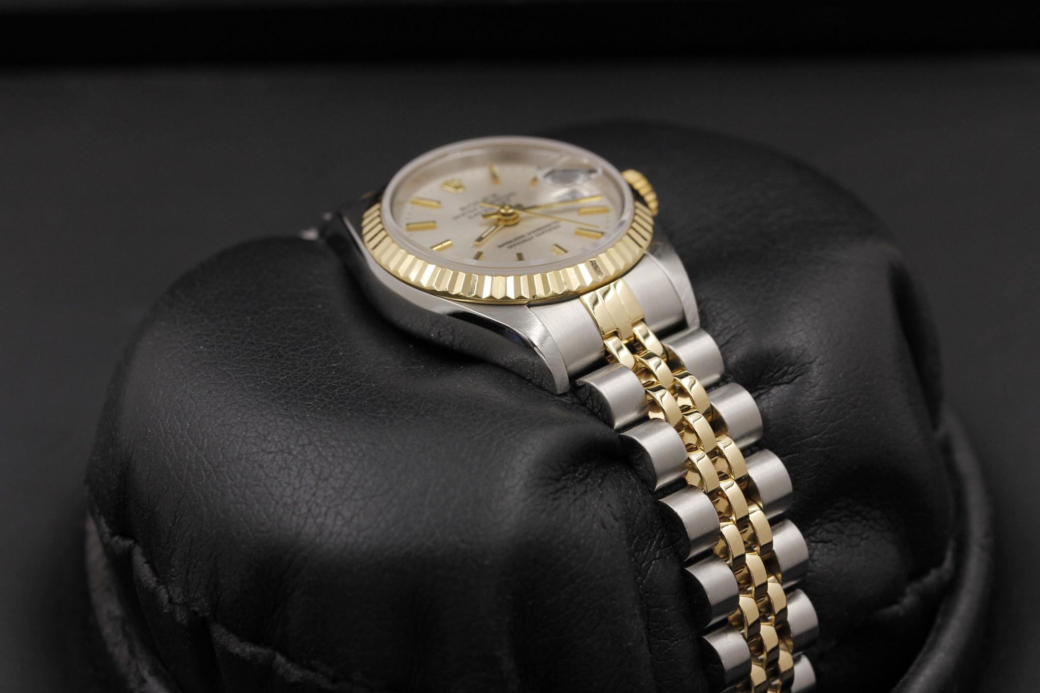 Watch Image 6