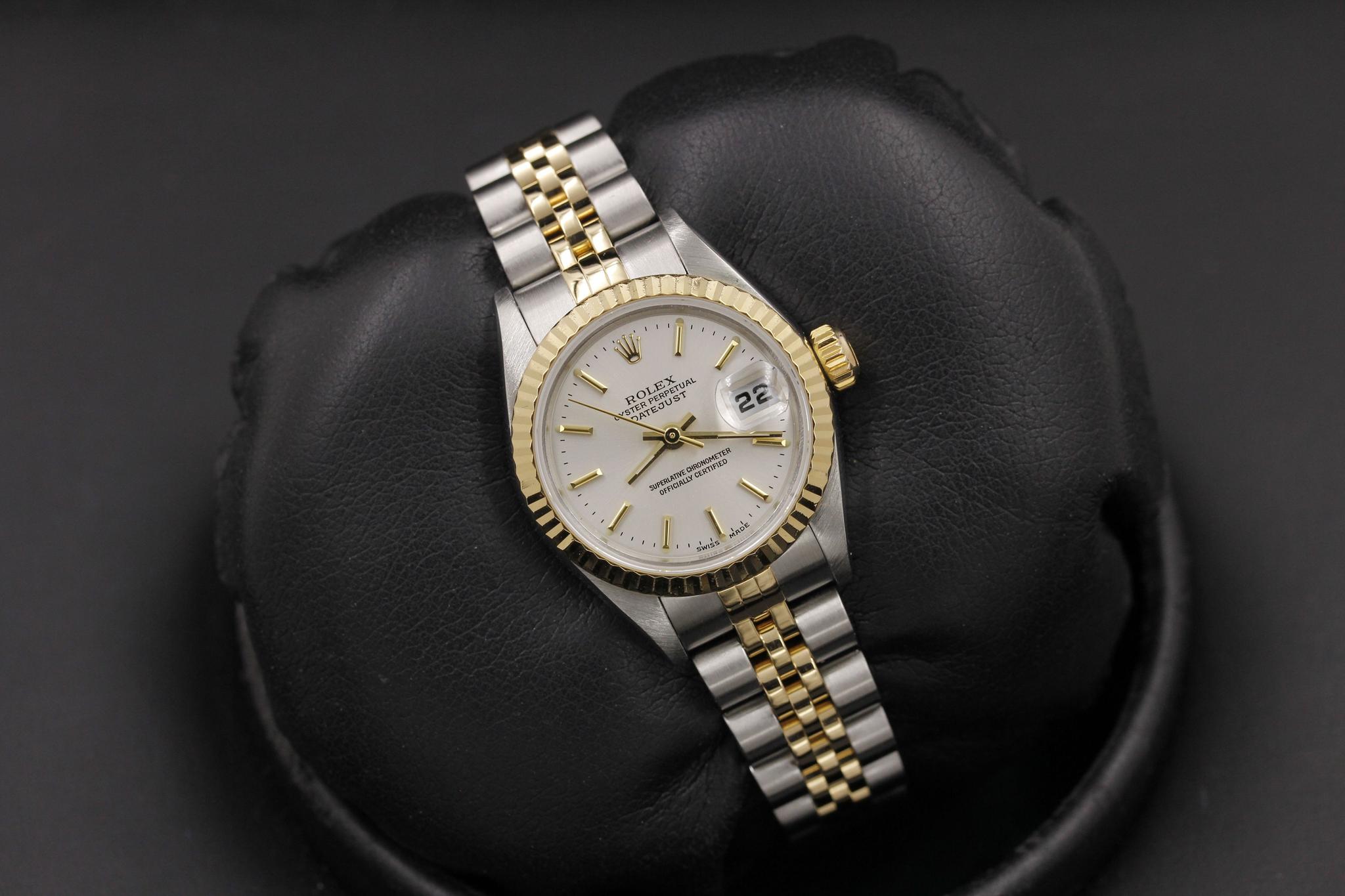 Watch Image 9